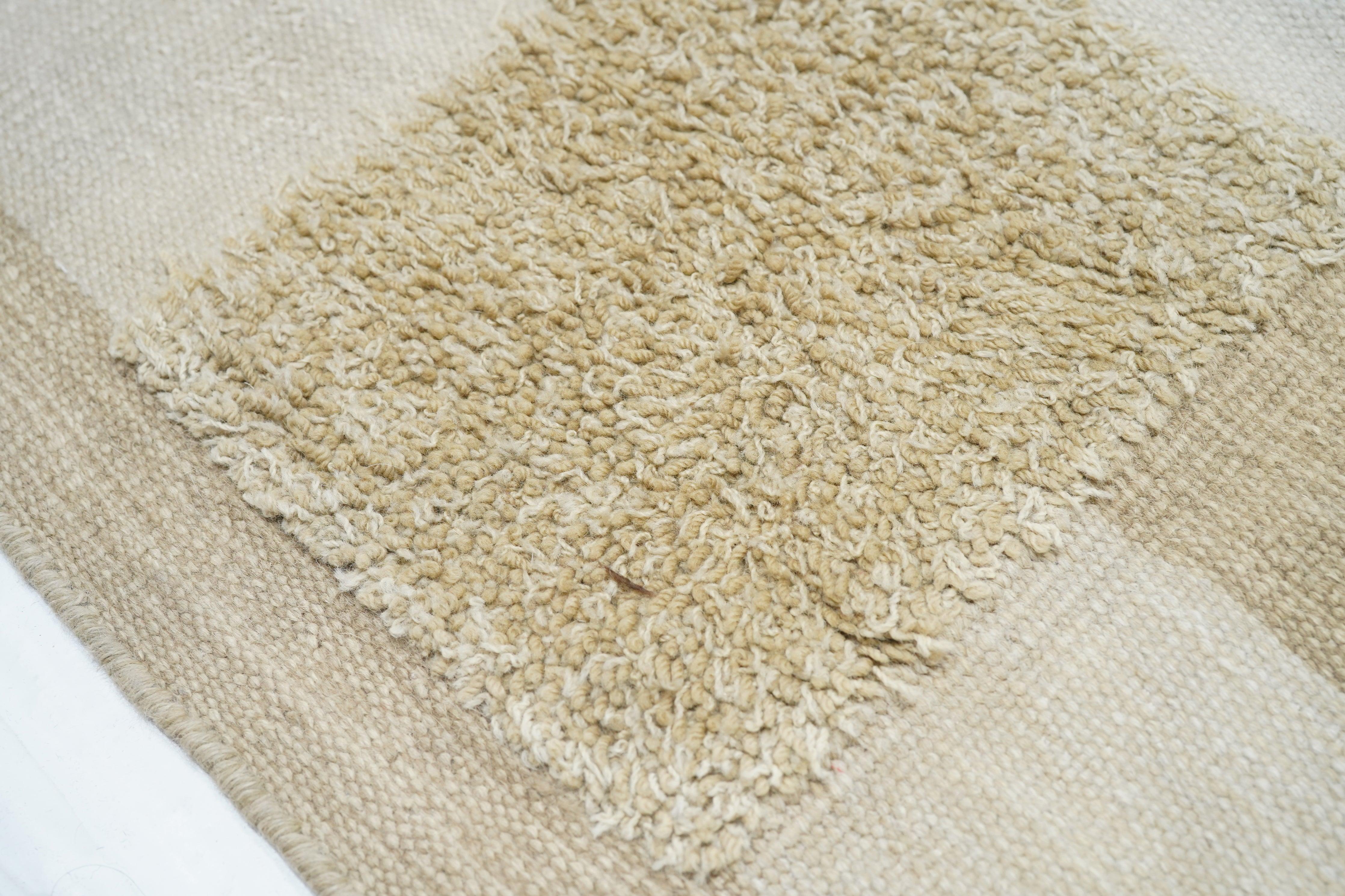 Kilim-Teppich 6'7'' x 9'7'' im Zustand „Neu“ im Angebot in New York, NY