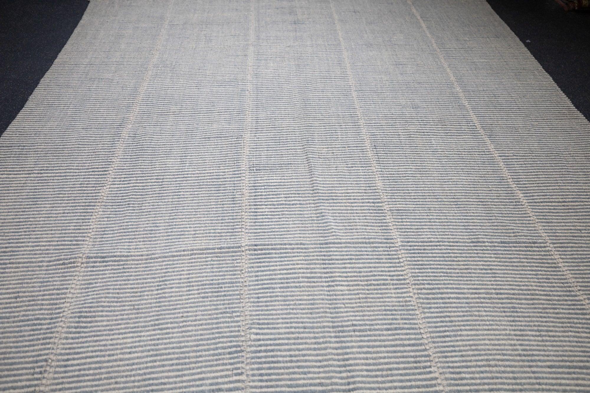 Kilim-Teppich 8'3'' x 10'1'' im Angebot 2