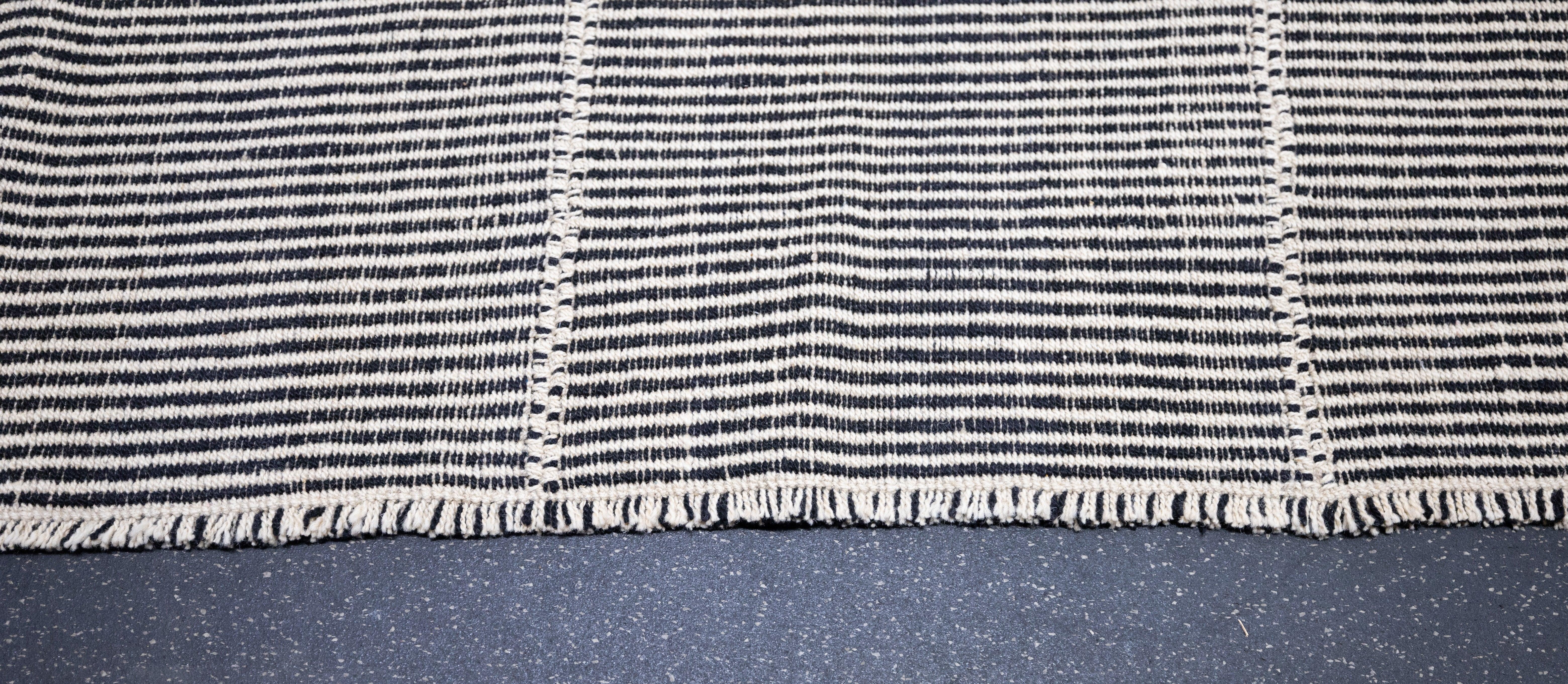 Kilim-Teppich 8'3'' x 11'4'' im Zustand „Neu“ im Angebot in New York, NY
