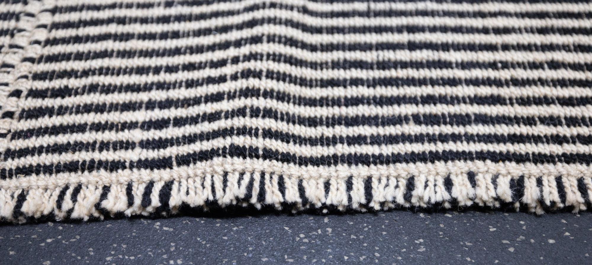 Kilim-Teppich 8'3'' x 11'4'' (21. Jahrhundert und zeitgenössisch) im Angebot