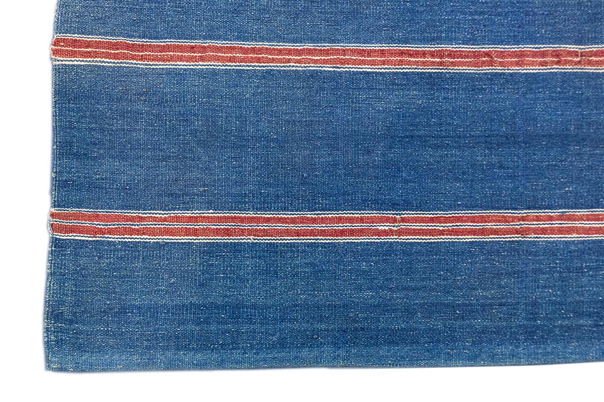 Kilim-Teppich Flachgewebe Soft Blue (Handgefertigt) im Angebot