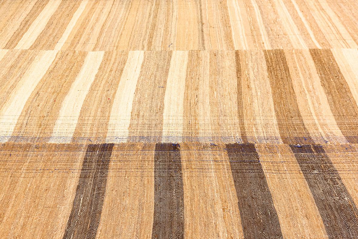 Kilim Rug Minimalistisches Design (Kelim) im Angebot