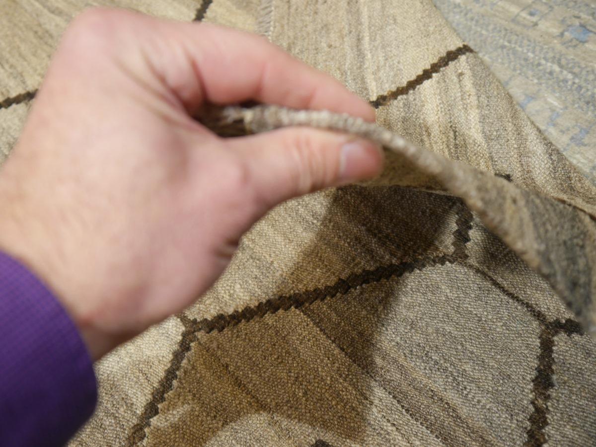 Kelimteppich mit naturbelassener, ungefärbter Wolle Flachgewebe Handgewebter Kelim im Angebot 3