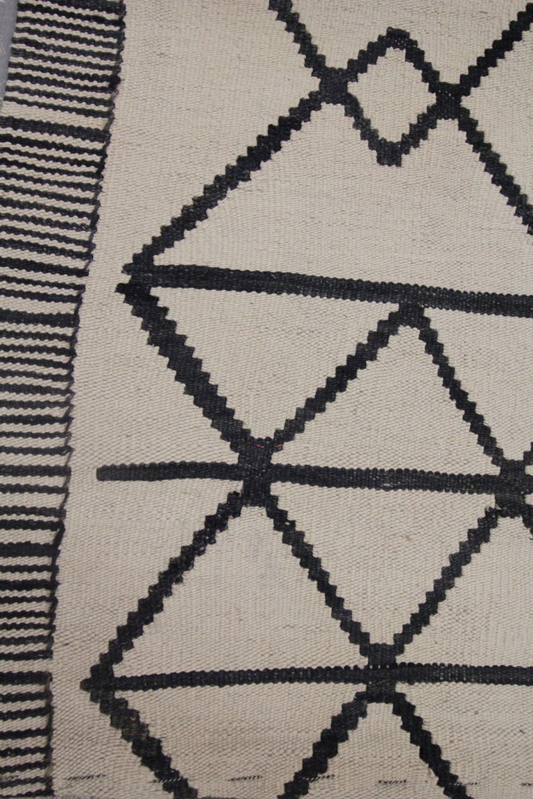 Contemporary Kilim Rugs Scandinavian Style Geometric Kilim Wool Modern Rugs Black For Sale