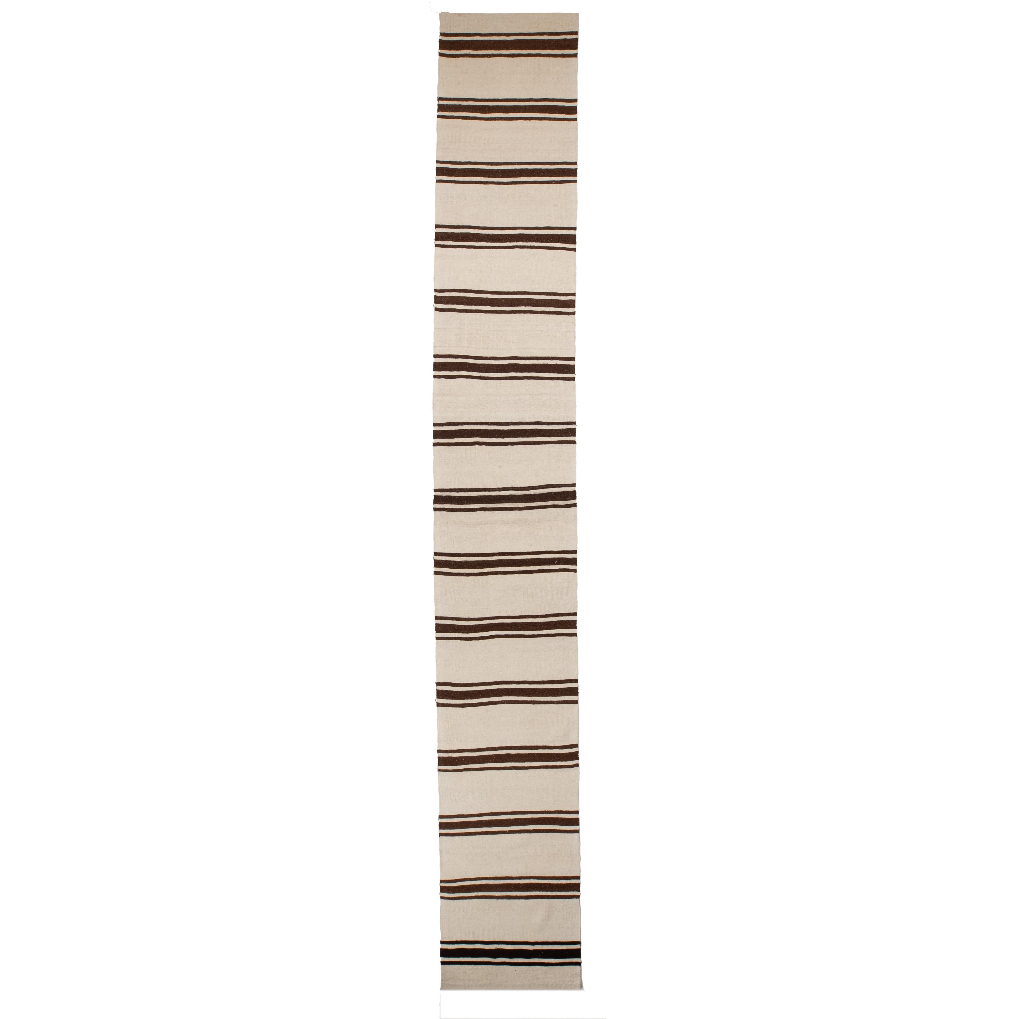 Kilim-Läufer aus Konya, Zentral Anatolien, Türkei, Mitte des 20. Jahrhunderts im Angebot 4