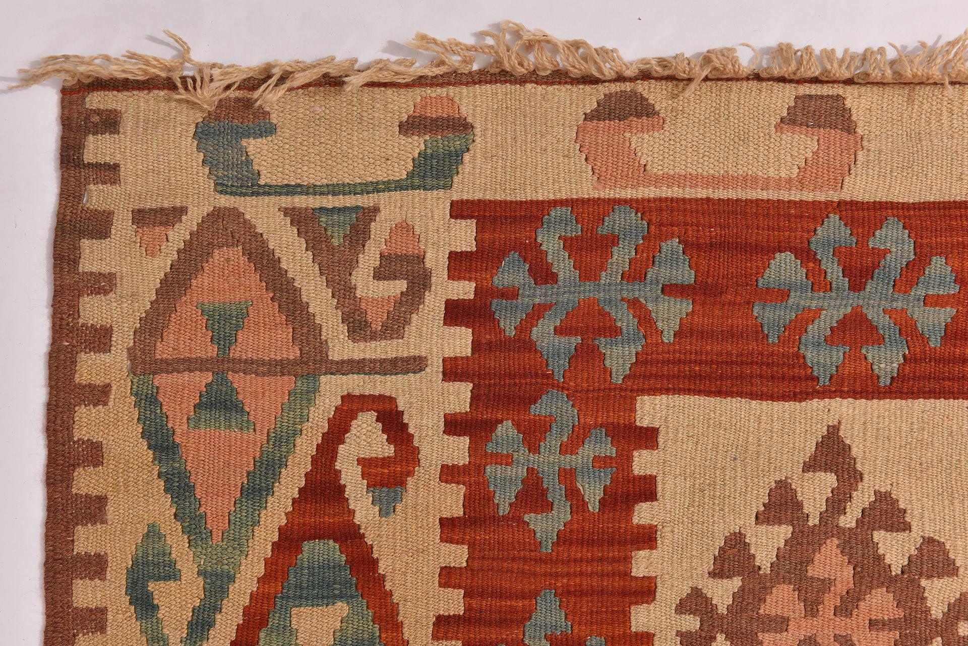 Kilim Runner Keissary In Excellent Condition For Sale In Alessandria, Piemonte