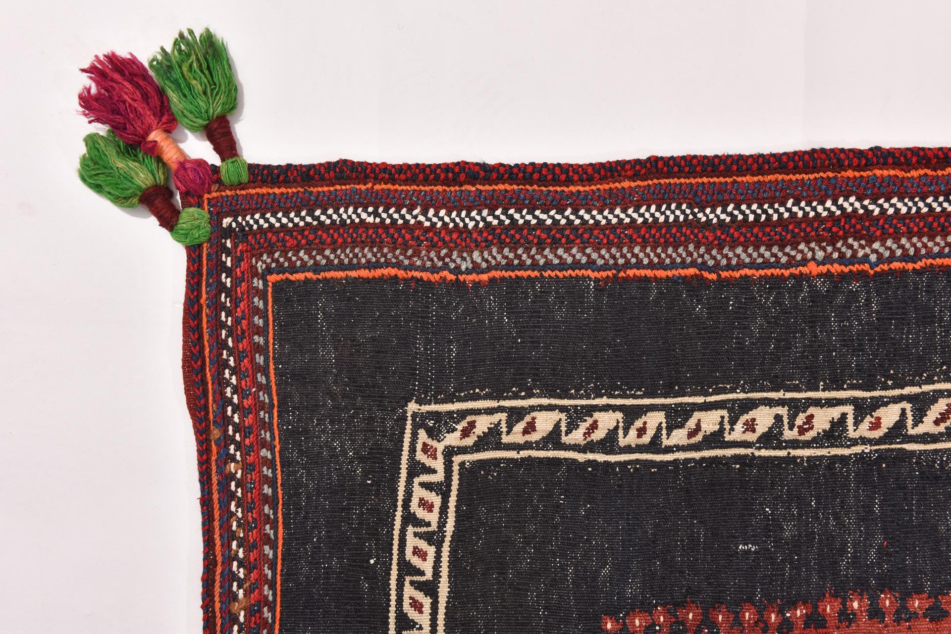 20ième siècle Kilim - Tissu de table avec ornement central de ma collection privée en vente