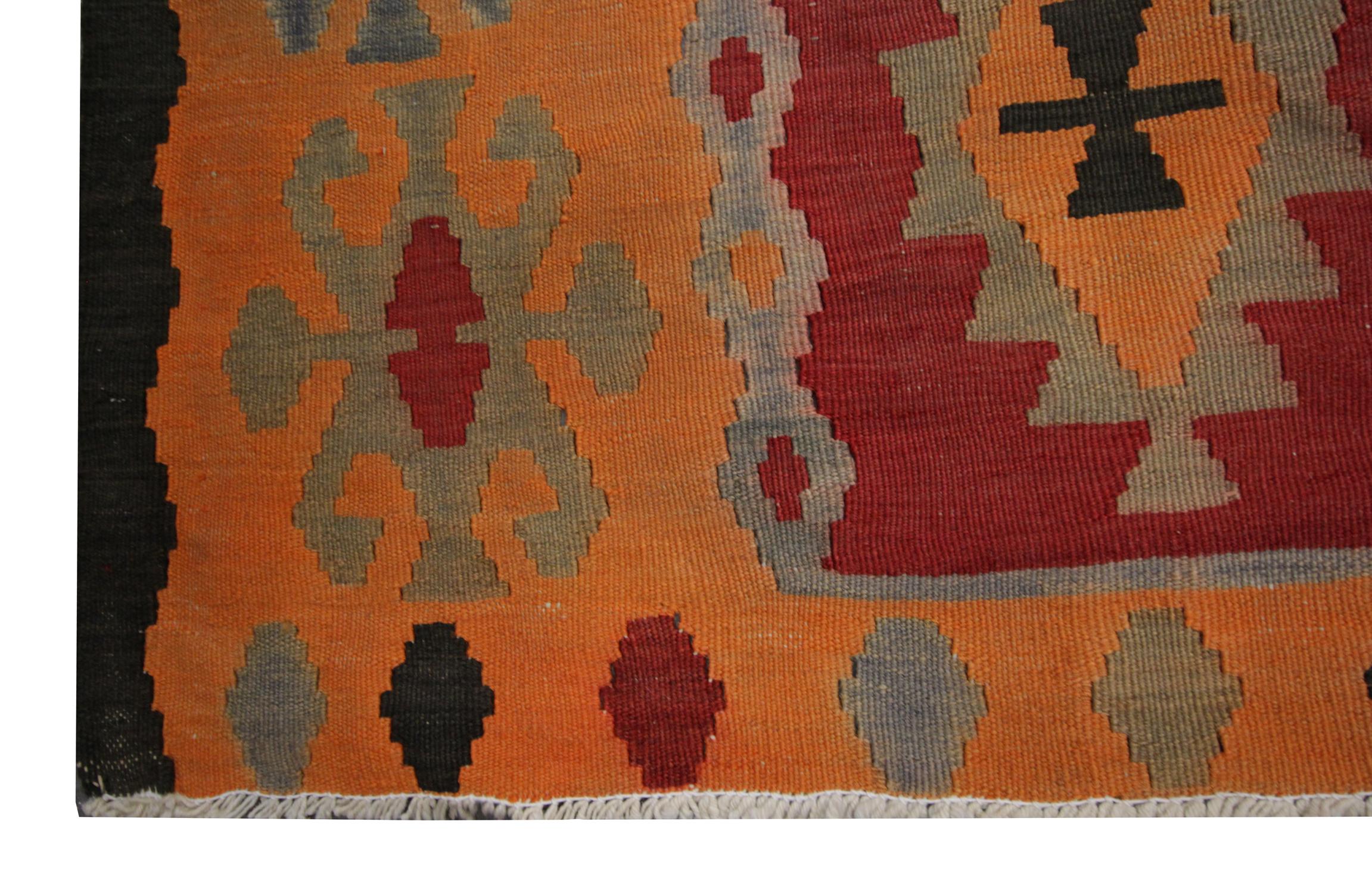Kilim Alfombra Geométrica Tradicional Vintage Lana Roja Teñido con vegetales en venta