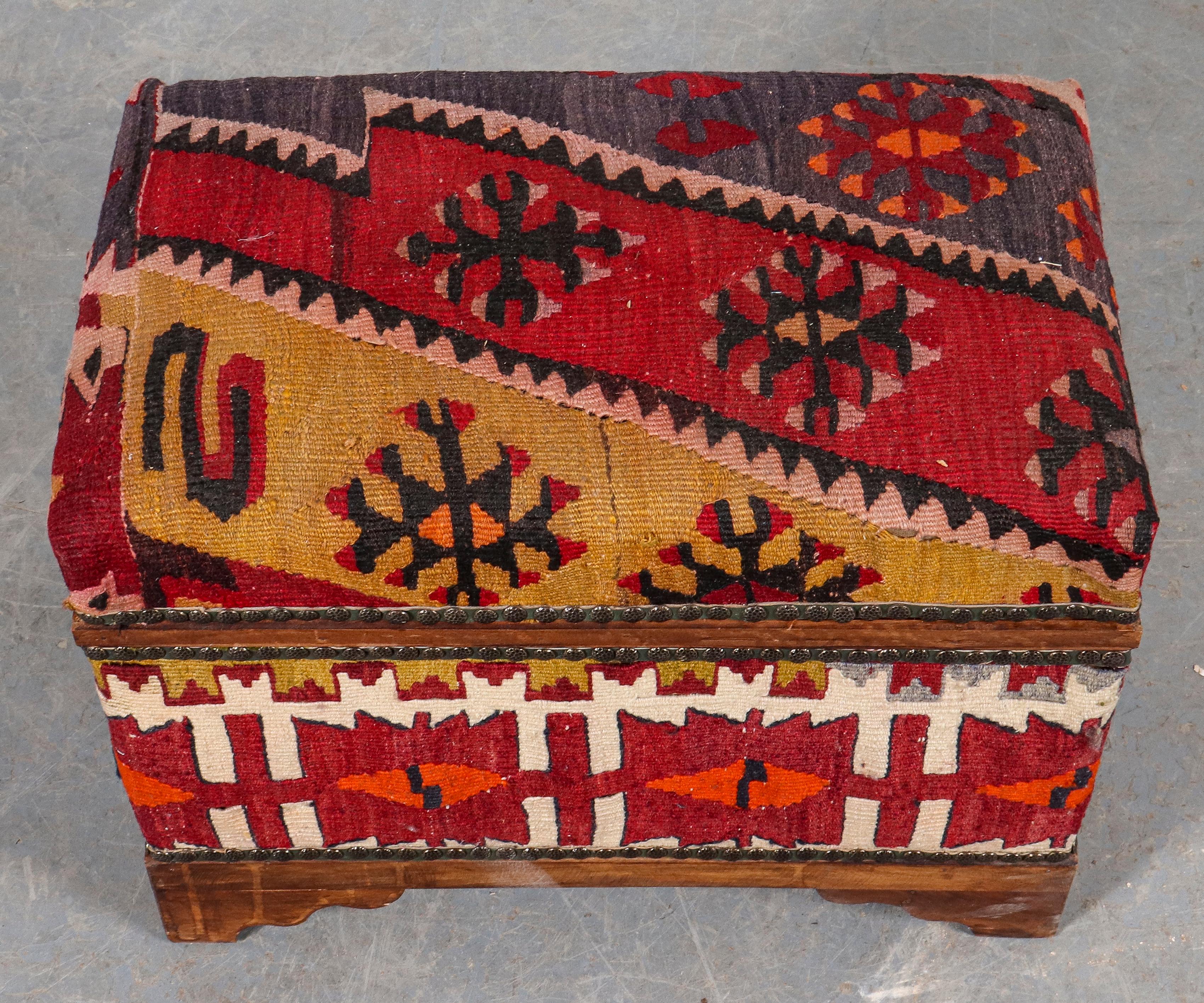 Kilim Upholstered Bench with Storage In Good Condition In Astoria, NY