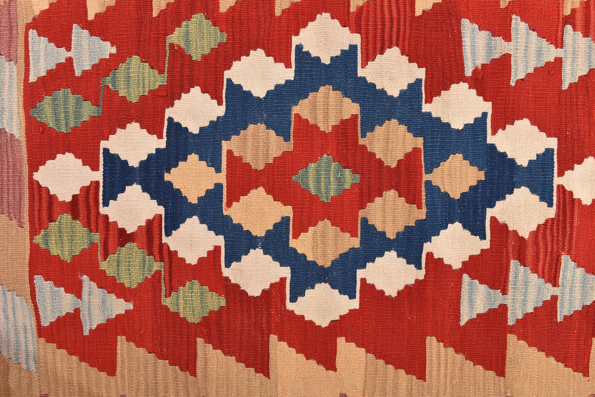 Kilim USHAK Läufer im Angebot 3