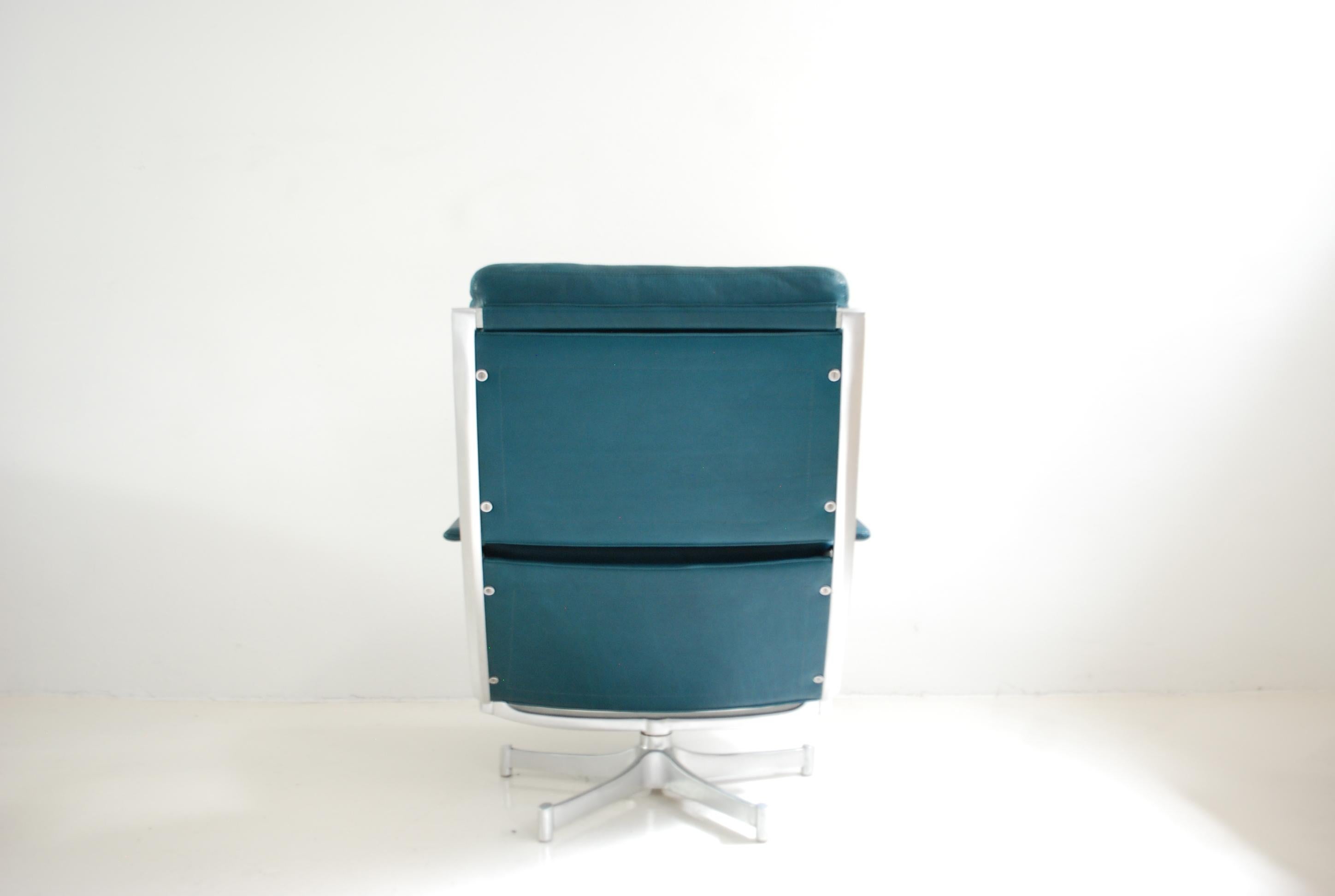 Mid-20th Century Kill International FK 85 Lounge Chair and Ottoman Petrol by Kastholm & Fabricius For Sale