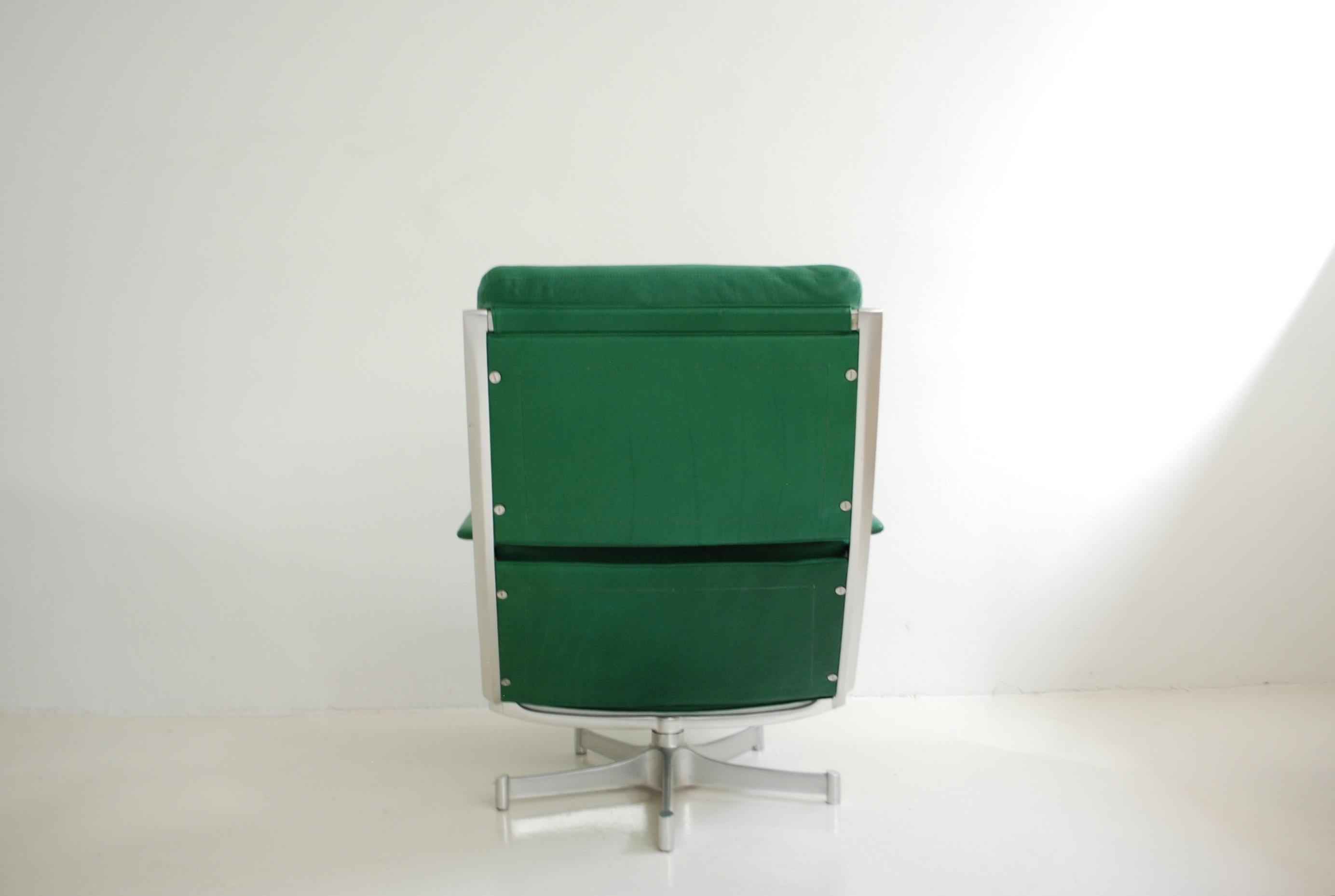 Kill International FK 85 Lounge Chair Green by Kastholm & Fabricius Kelly green For Sale 2
