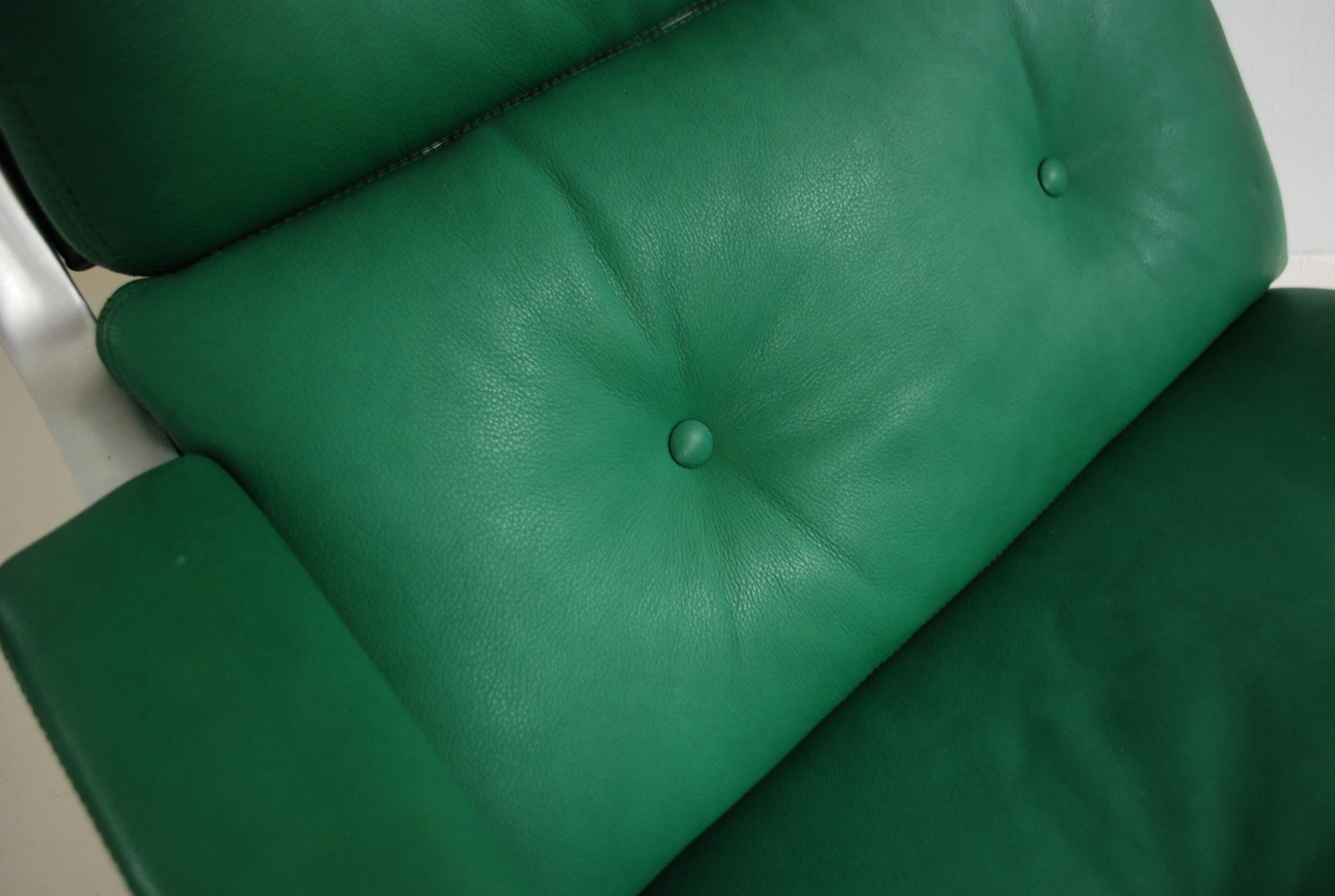 Kill International FK 85 Lounge Chair Green by Kastholm & Fabricius Kelly green For Sale 6