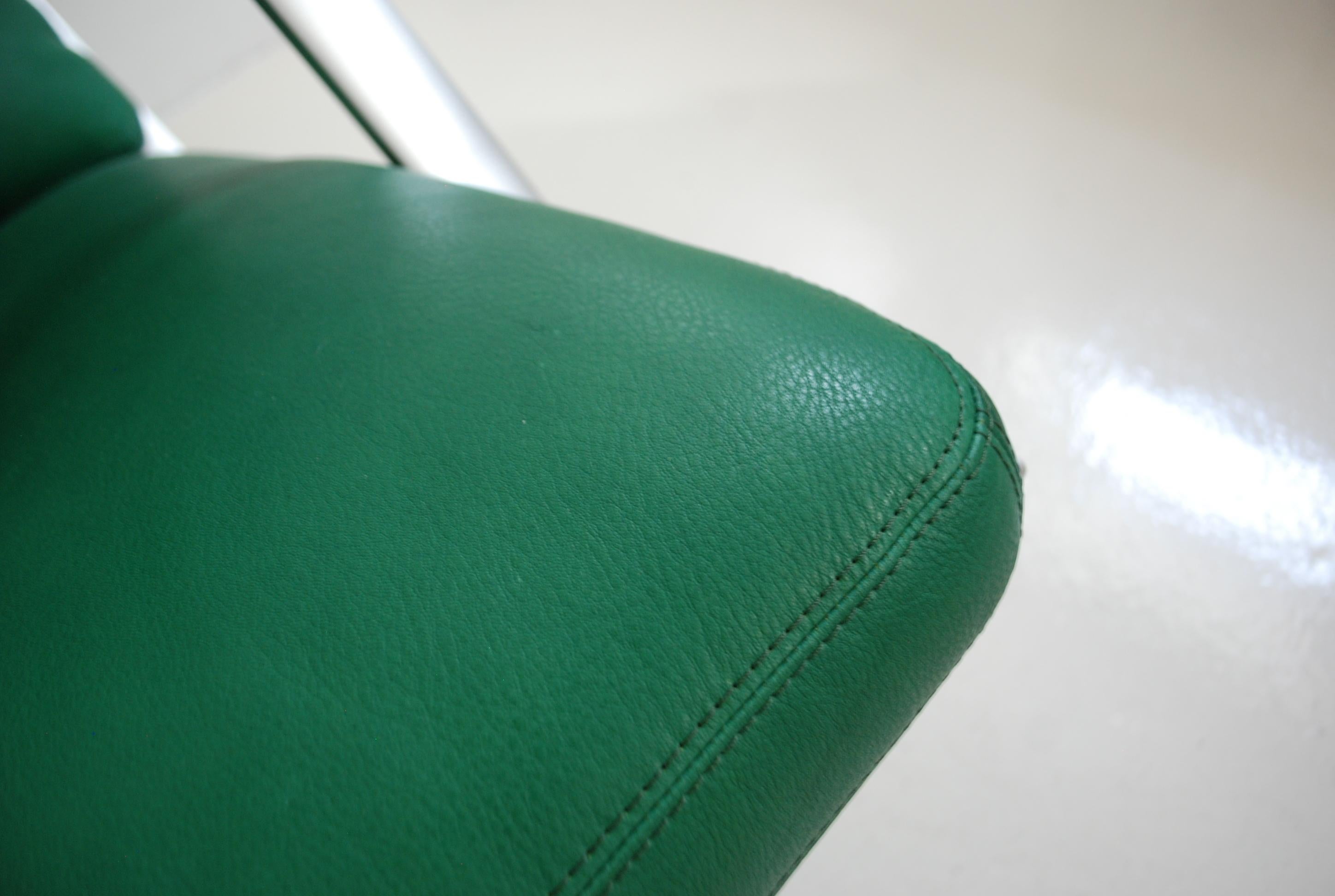 Kill International FK 85 Lounge Chair Green by Kastholm & Fabricius Kelly green For Sale 9