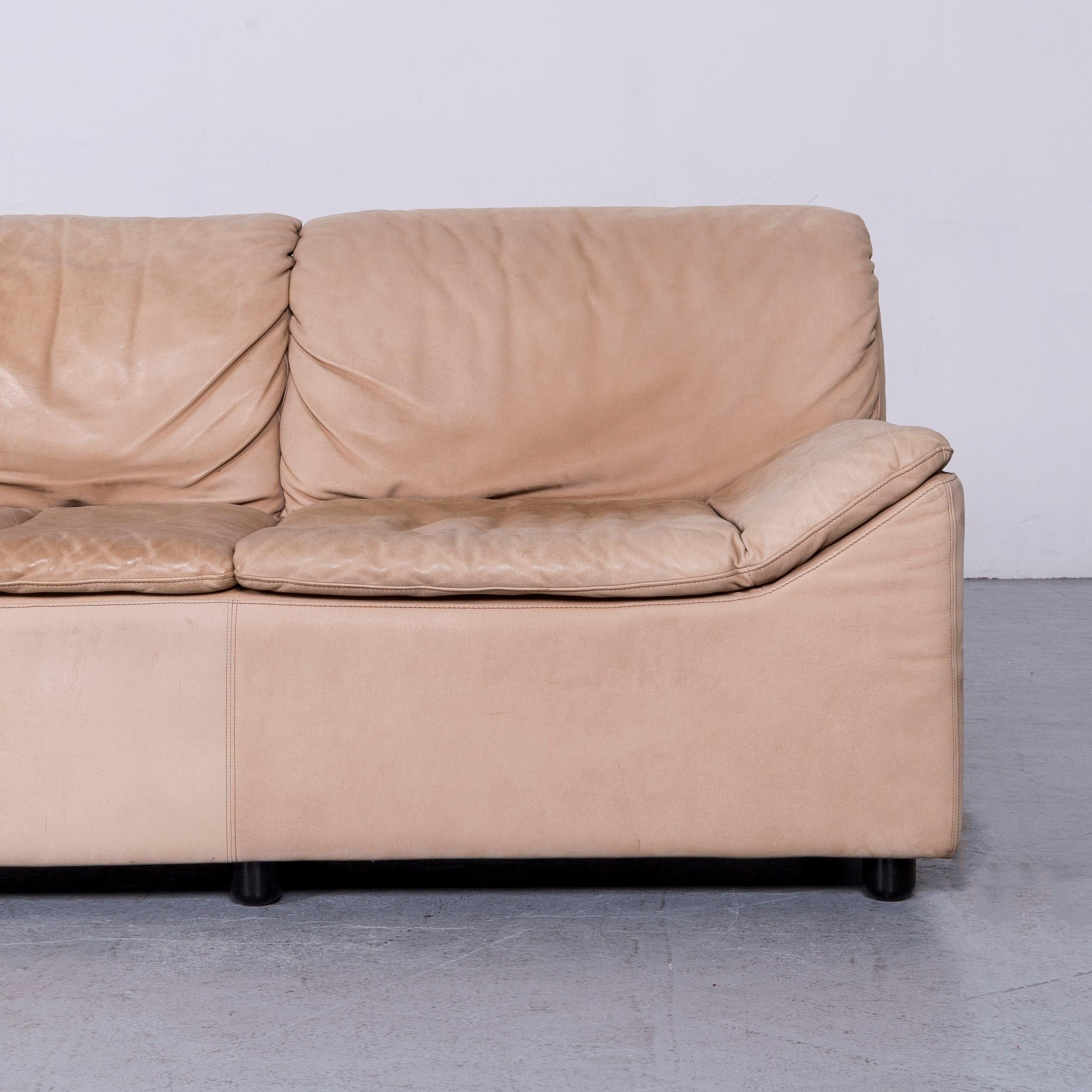 Kill International Golf Designer Sofa Leather Beige Three-Seat Couch from 1984 In Fair Condition For Sale In Cologne, DE