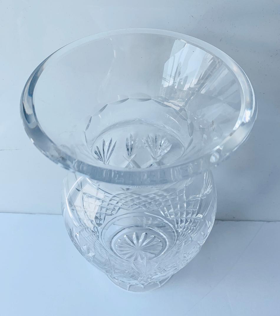 Killarney Clear Crystal Table Vase by Waterford In Good Condition For Sale In Los Angeles, CA