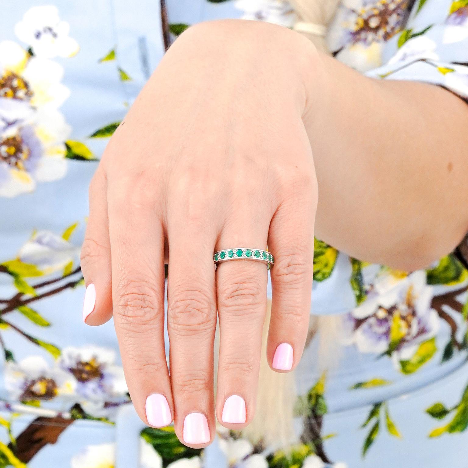 Killer Emerald Eternity Band In Excellent Condition For Sale In Litchfield, CT