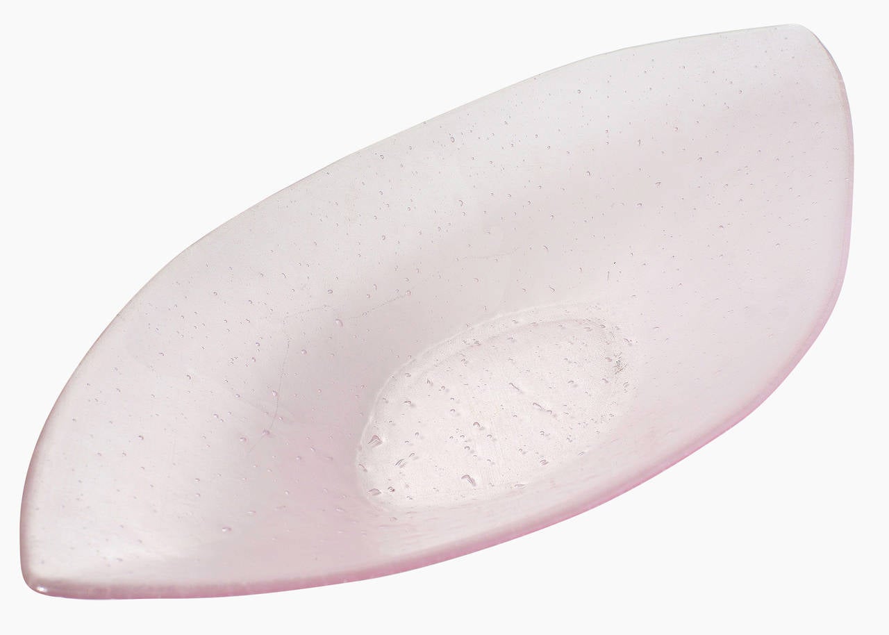 Kiln-formed large Urbium pink glass grand ellipse oval art glass bowl. The glass color has been specially formulated by glass artist Jeffrey Andrews to coordinate with a pre-existing chandelier installation by Dale Chihuly.

Jeffrey Andrews