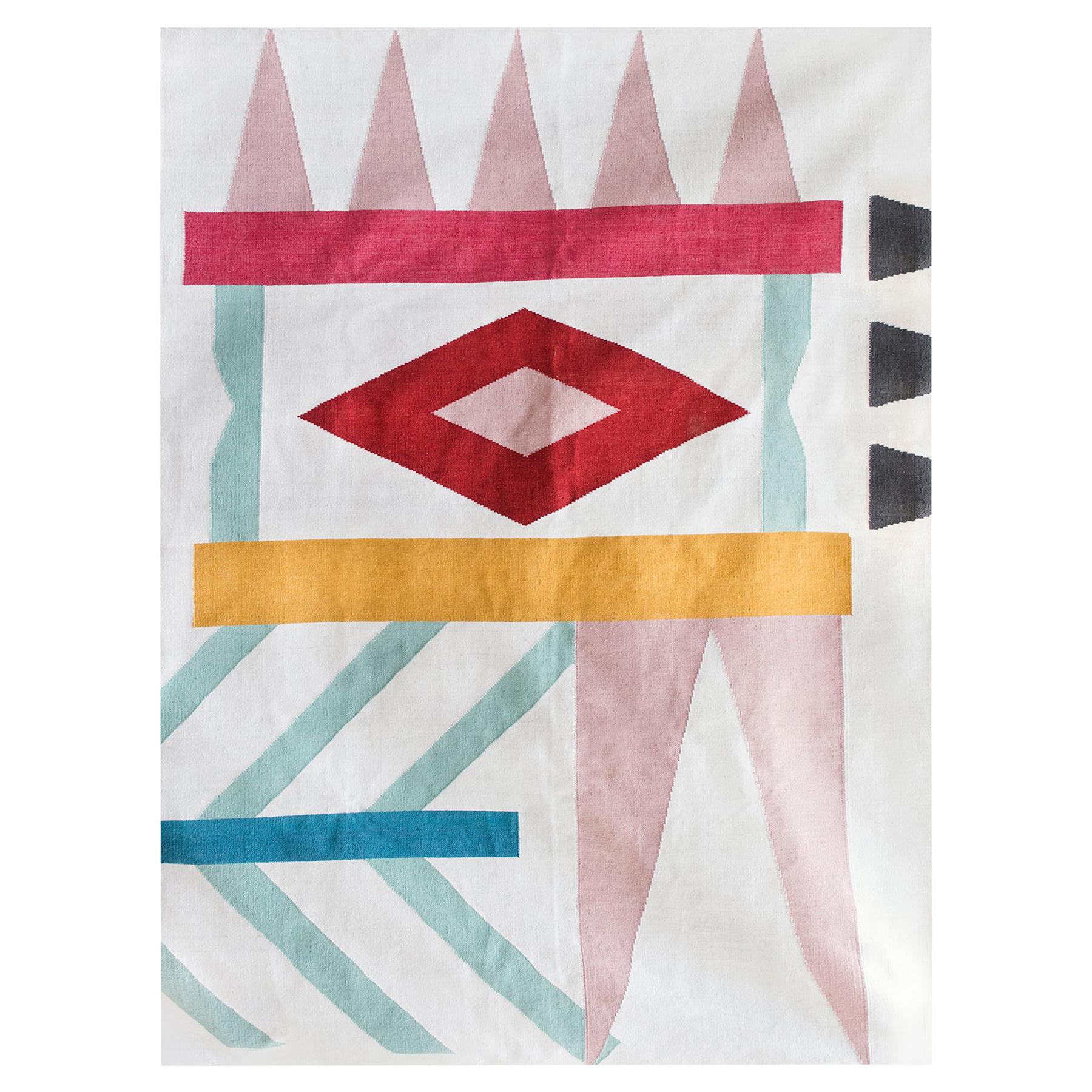 Zeitgenössischer handgewebter Flachgewebe Polypropylen-Teppich für den Außenbereich Tikal in Weiß, Rosa und Rot im Angebot