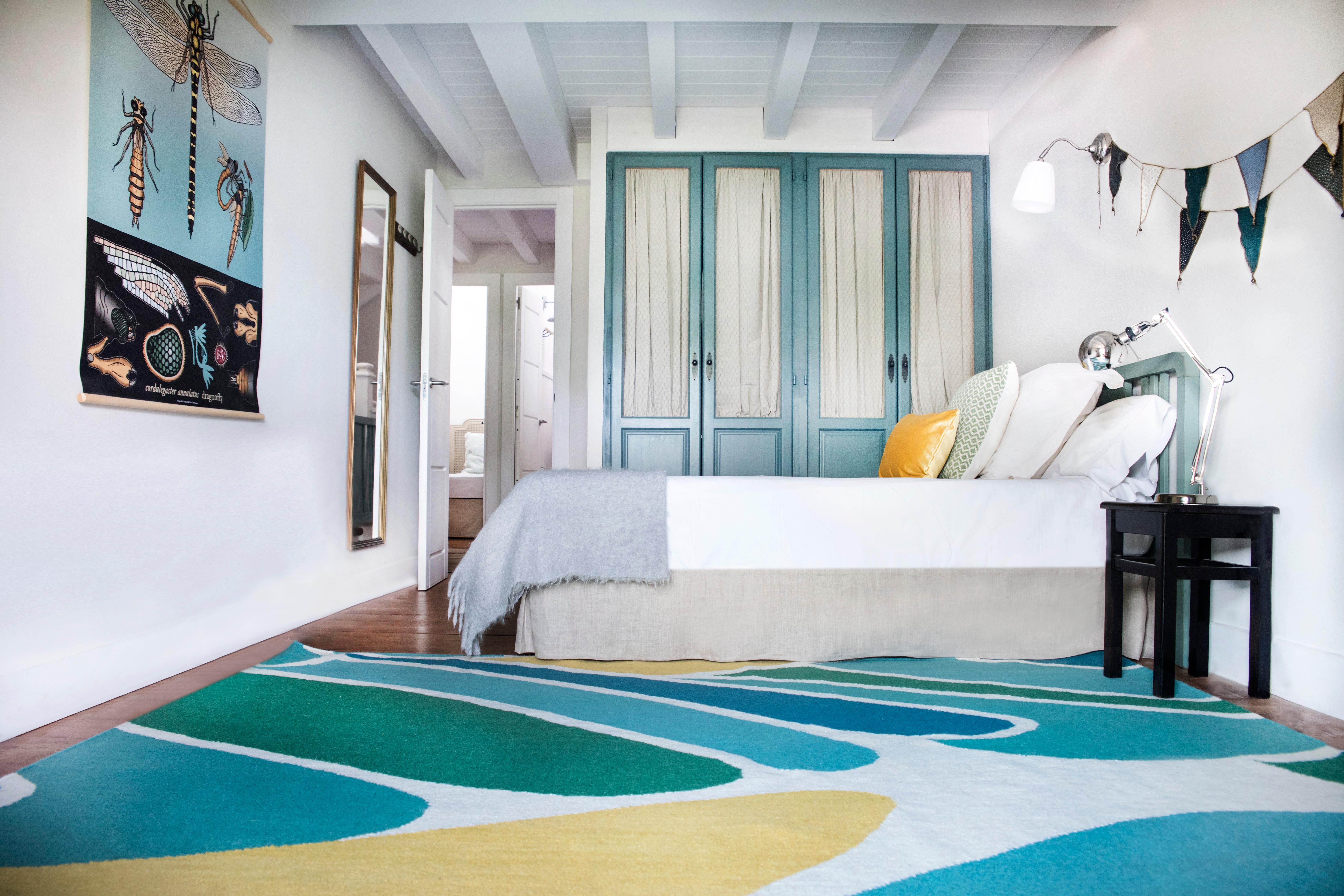 Moderne Tapis Kilim moderne en laine tissé à la main bleu, vert et jaune d'algues, coloré en vente