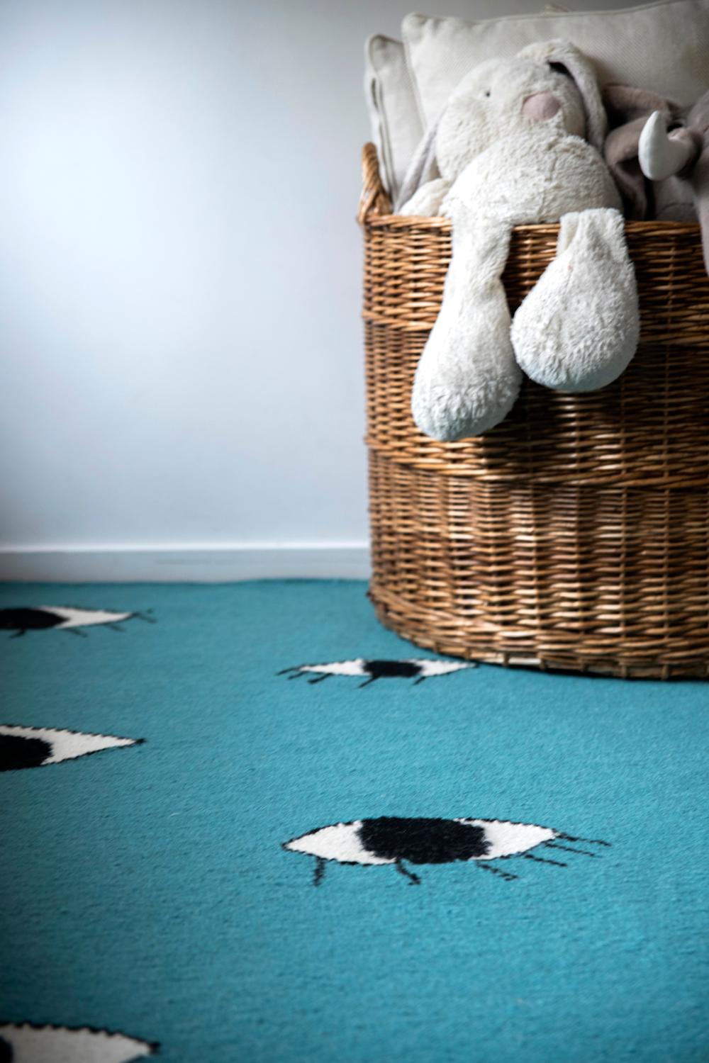 Alfombra moderna tejida a mano en lana plana Kilim Ojos Azules Lana en venta