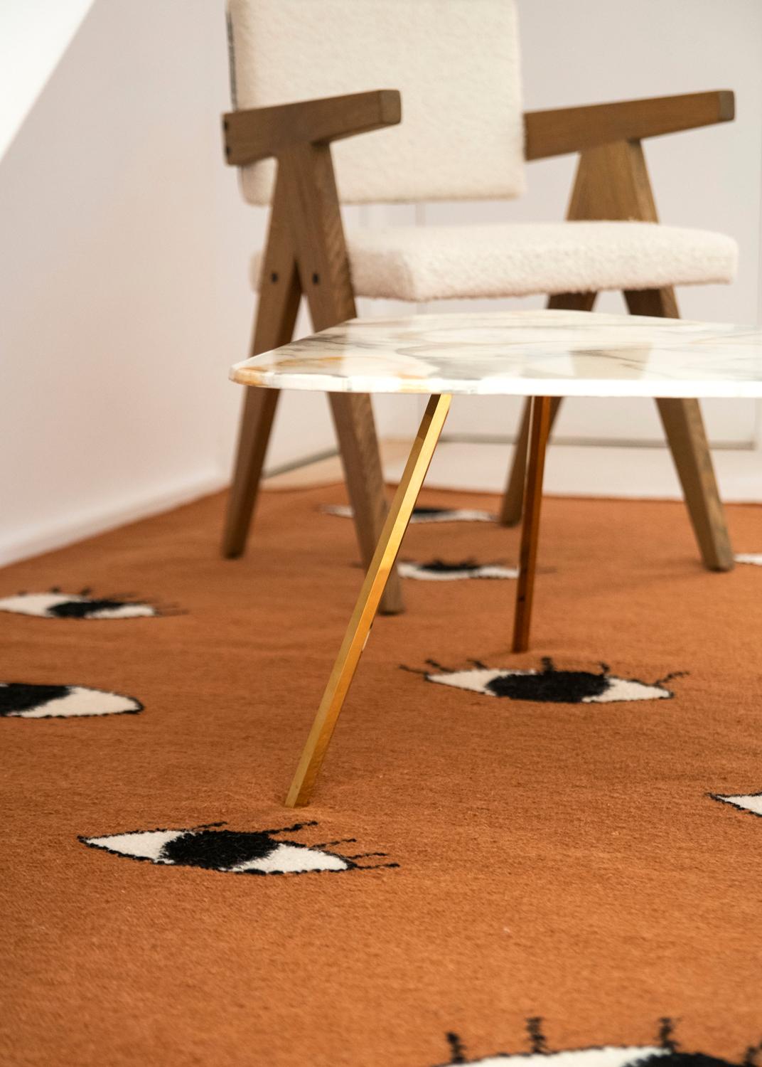 Moderner handgewebter Flachgewebe-Kelim-Teppich aus Wolle mit Augen in Orange im Angebot 3