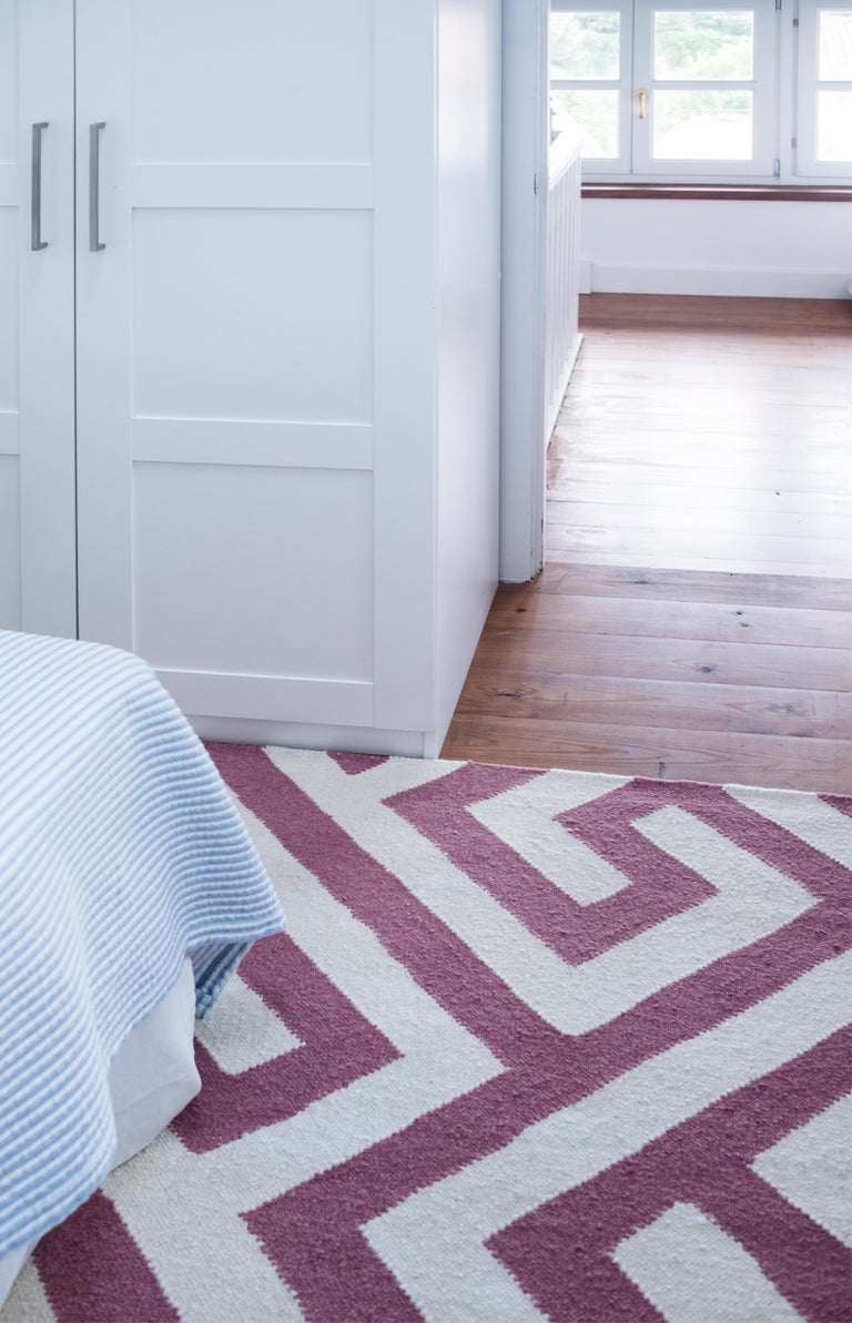 Modern Handwoven FlatWeave Wool Kilim Rug White and Light Pink