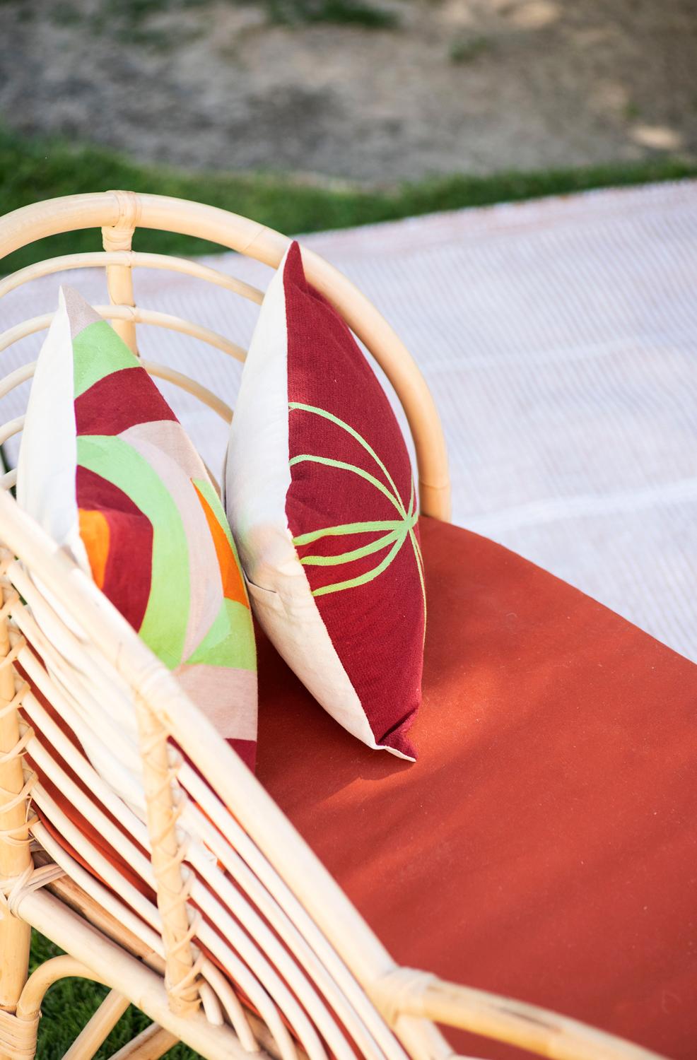 Modern Handwoven Polypropylene Outdoor Rug Carpet Bambu Beige For Sale 6
