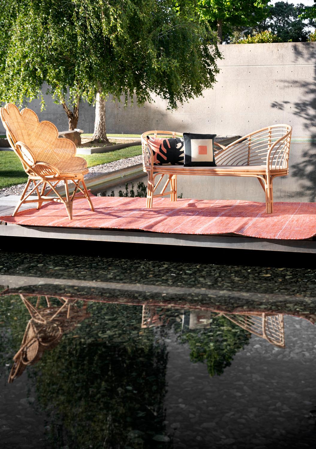 Acrylic Modern Handwoven Polypropylene Outdoor Dhurrie Rug Carpet Bambu Orange For Sale