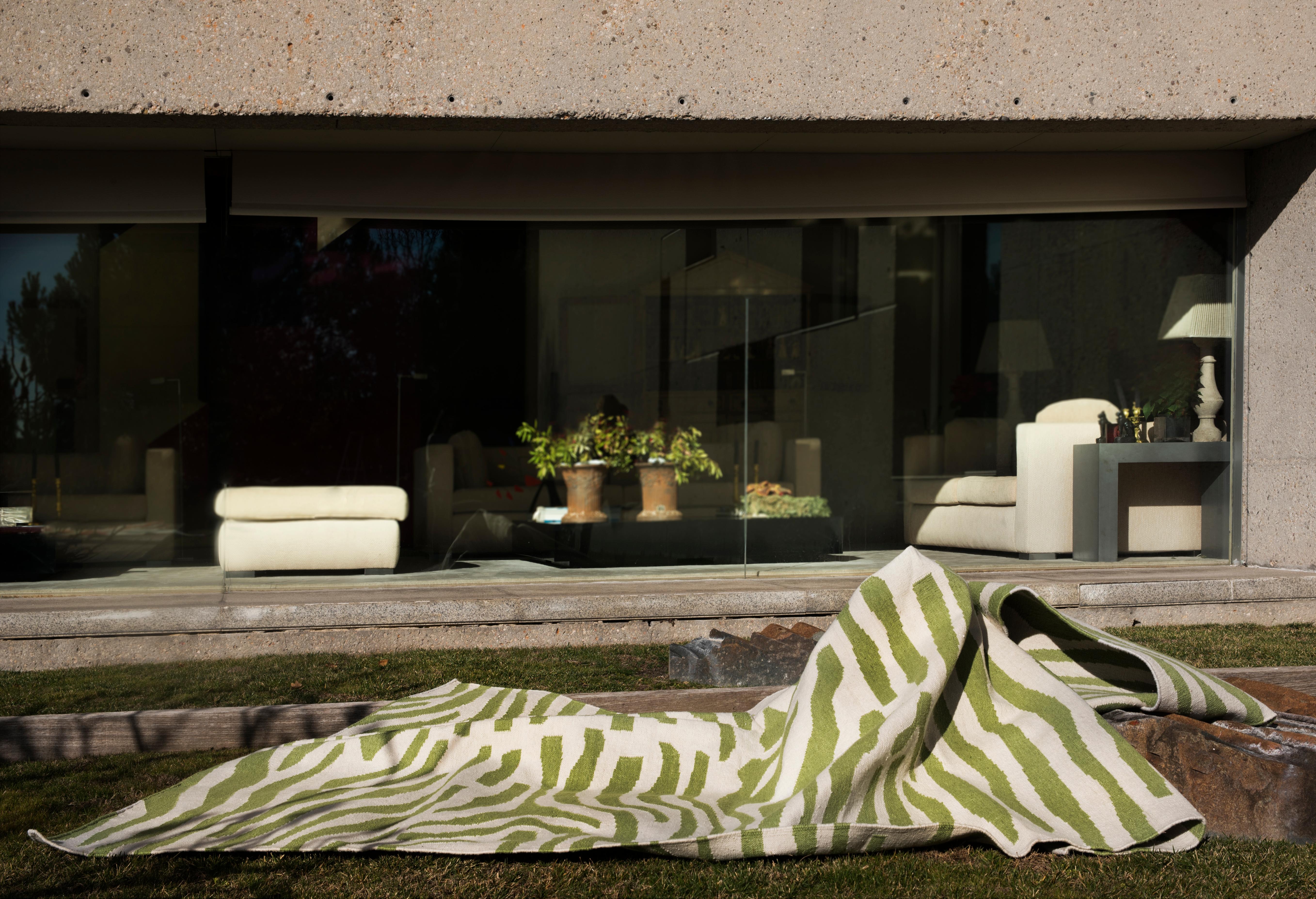 Contemporary Modern Handwoven Polypropylene Outdoor Kilim Carpet Rug Sauvage Green White For Sale