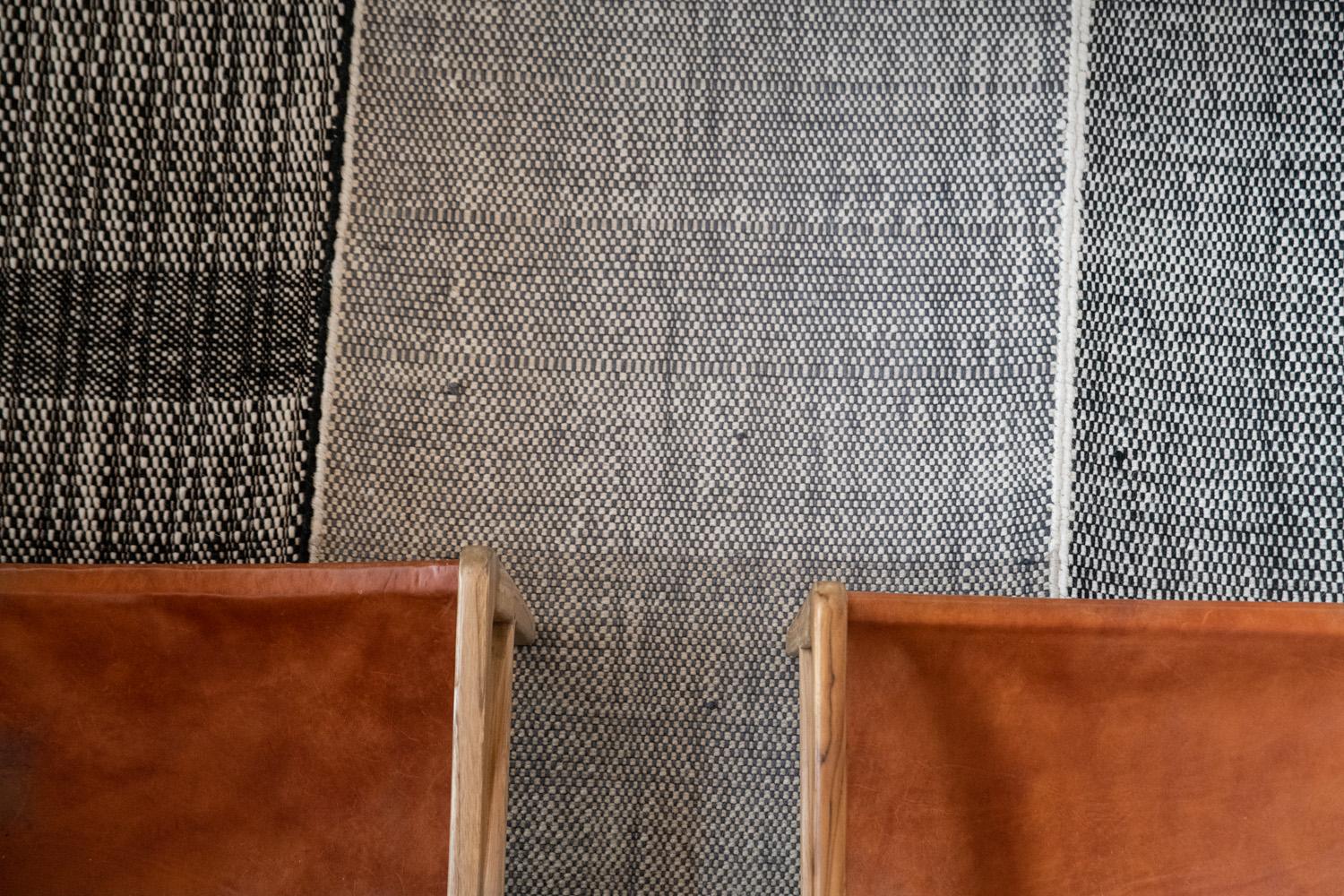 Modern Handwoven Wool Rug Carpet Blue & Grey Buñuel For Sale 3