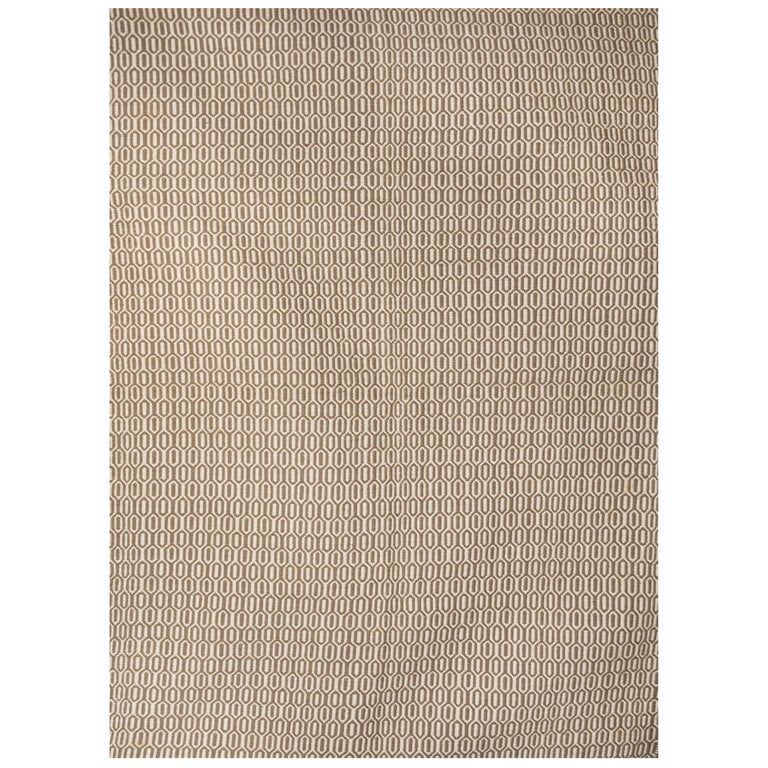 Modern Handwoven Wool Dhurrie Rug in Beige and White Hive Small Pattern Plain For Sale at 1stDibs