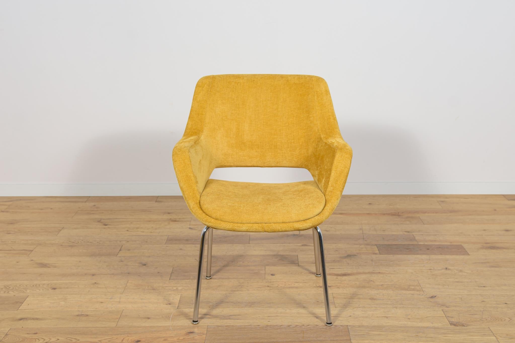 El sillón Kilta, diseñado por el interiorista finlandés Olli Mannermaa. El sillón fue producido por varios fabricantes, entre ellos en los años 1960-1978 por la empresa alemana Juch Mobelfabrik. El sillón se ha retapizado por completo, se ha