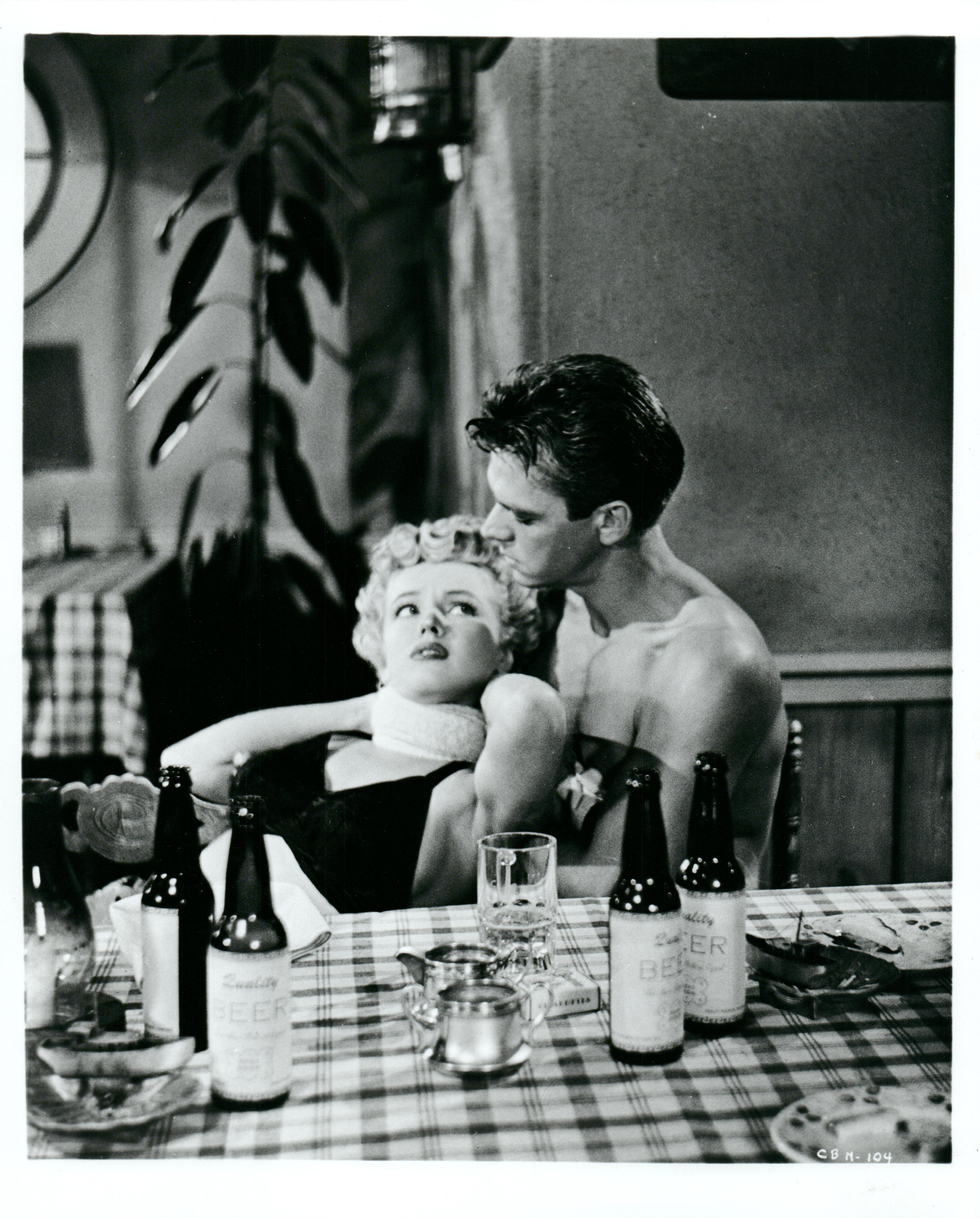 Marilyn Monroe et Keith Andes in Clash by Night - Impression presse vintage