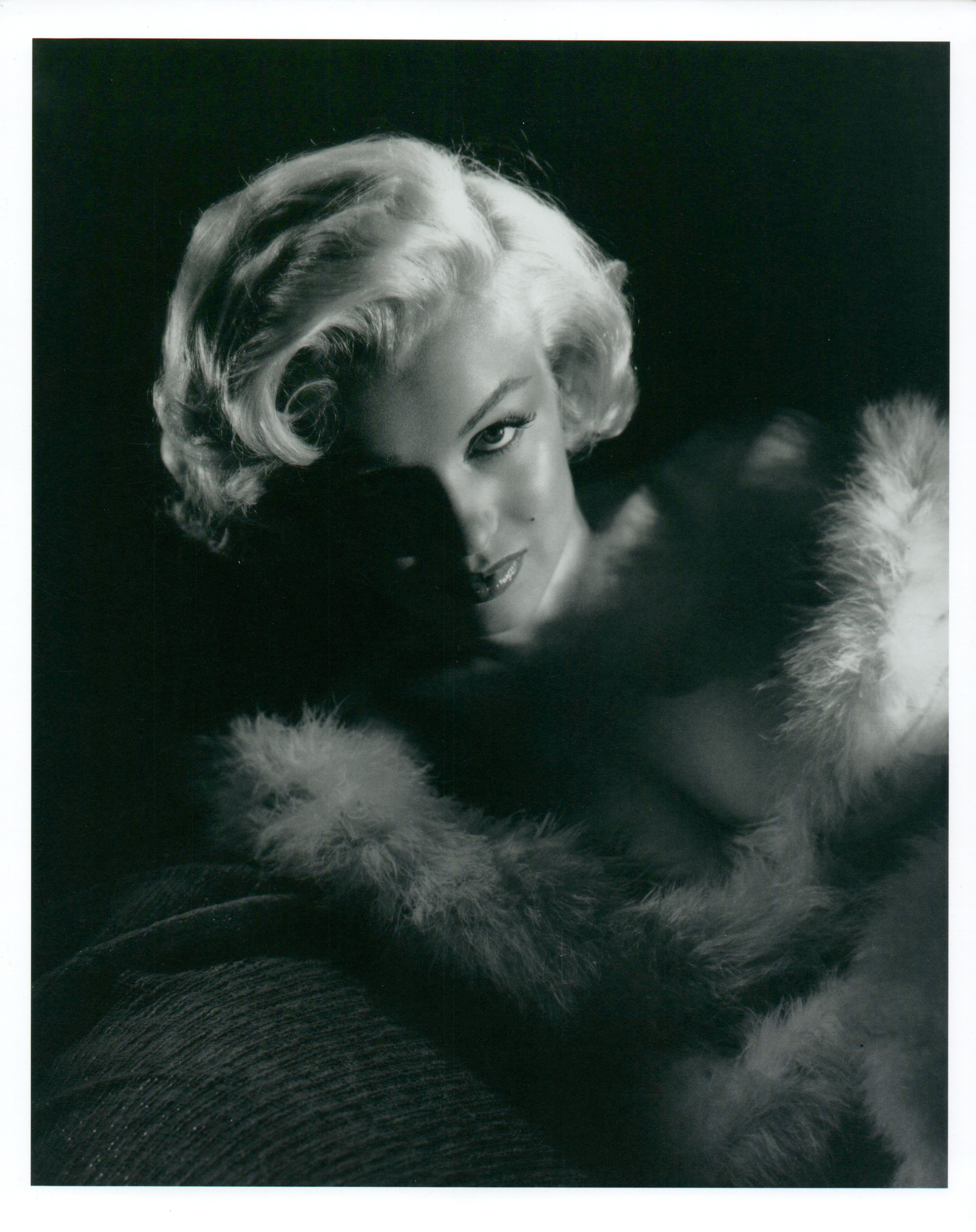 Impression presse vintage Marilyn Monroe in Shadows and Fur