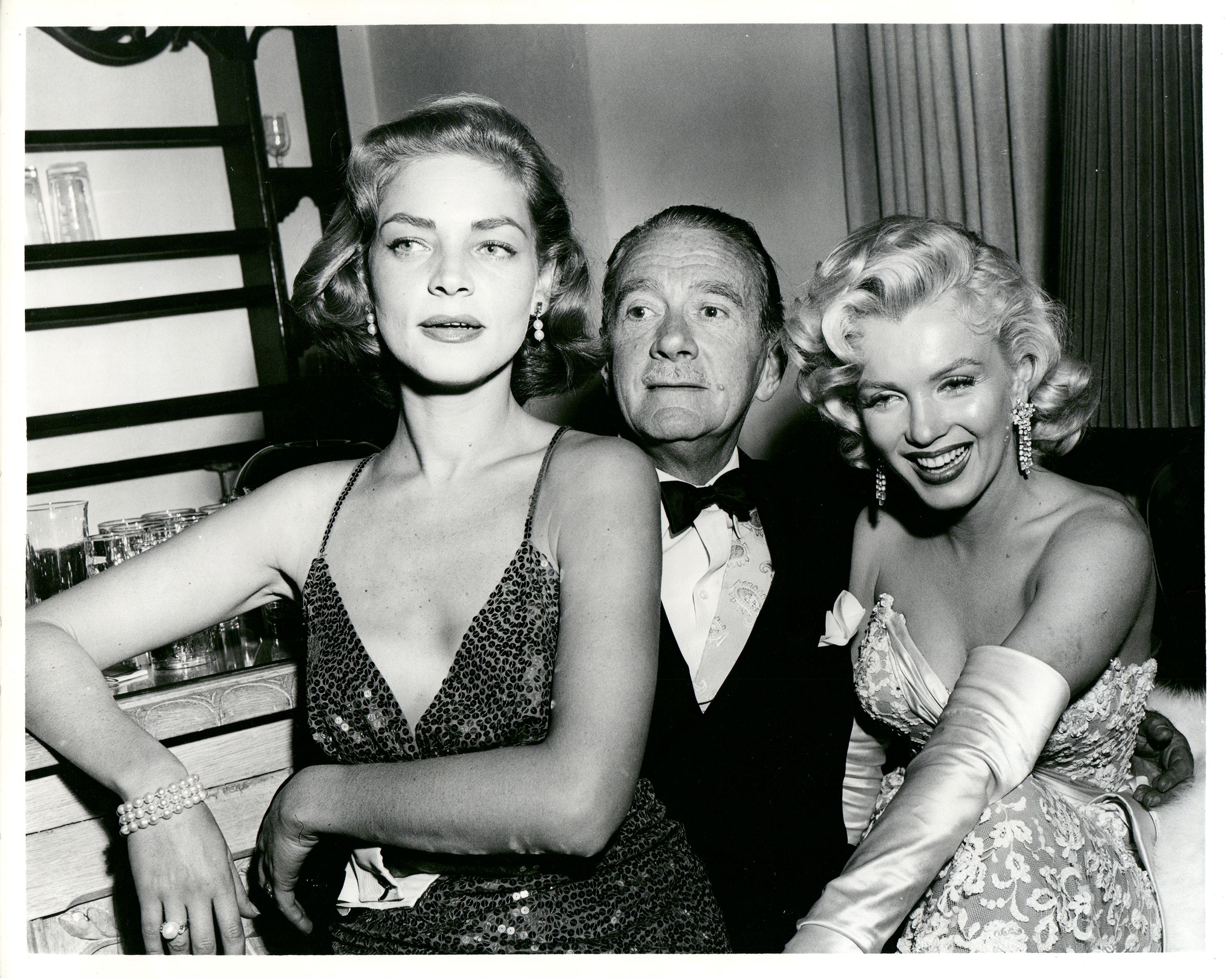 Portrait Photograph de Kim Goodwin - Marilyn Monroe con Lauren Bacall y Clifton Webb Vintage Press Print