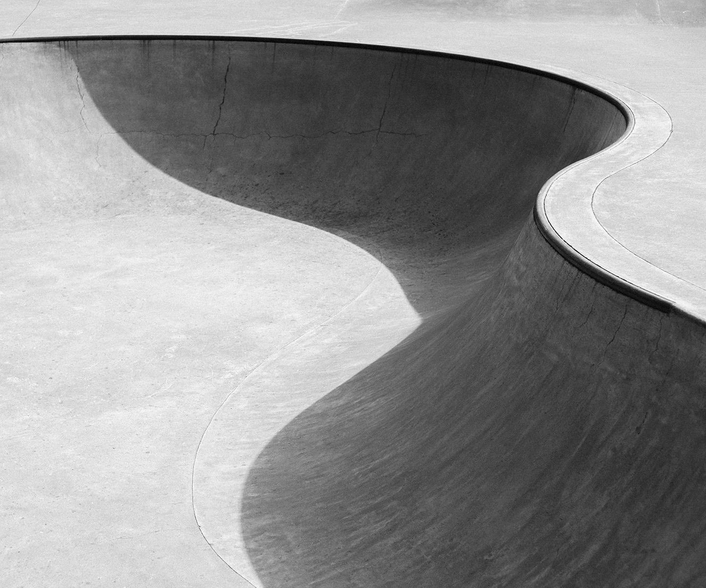 Kim Holtermand Abstract Photograph - Skate 01
