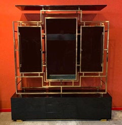 Kim Moltzer Meuble de rangement en bois laqué, laiton, verre fumé 1970