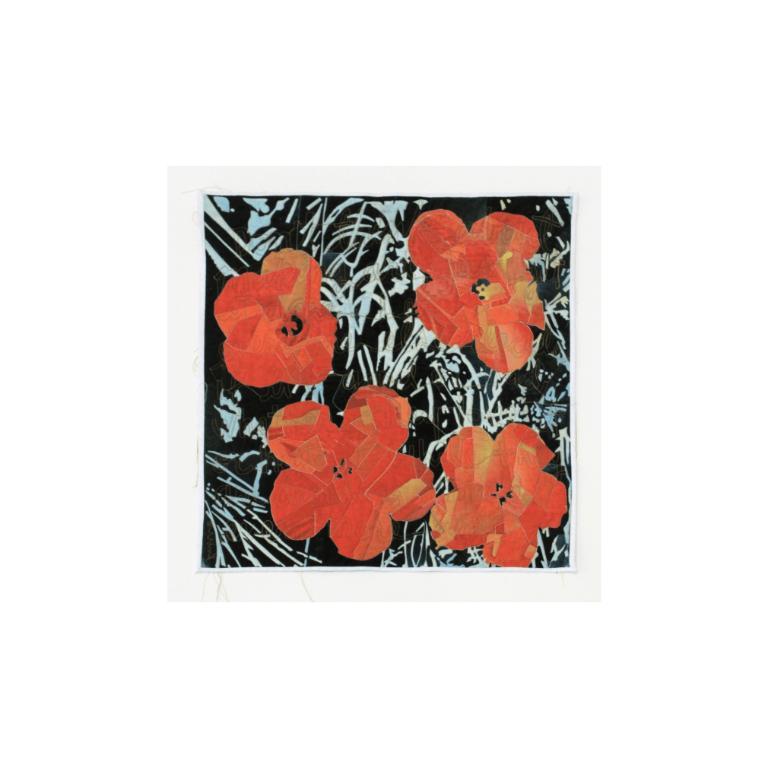 Print di Kim Rugg - Blooming, tessuto trapuntato con testo di giornale serigrafato, 2015