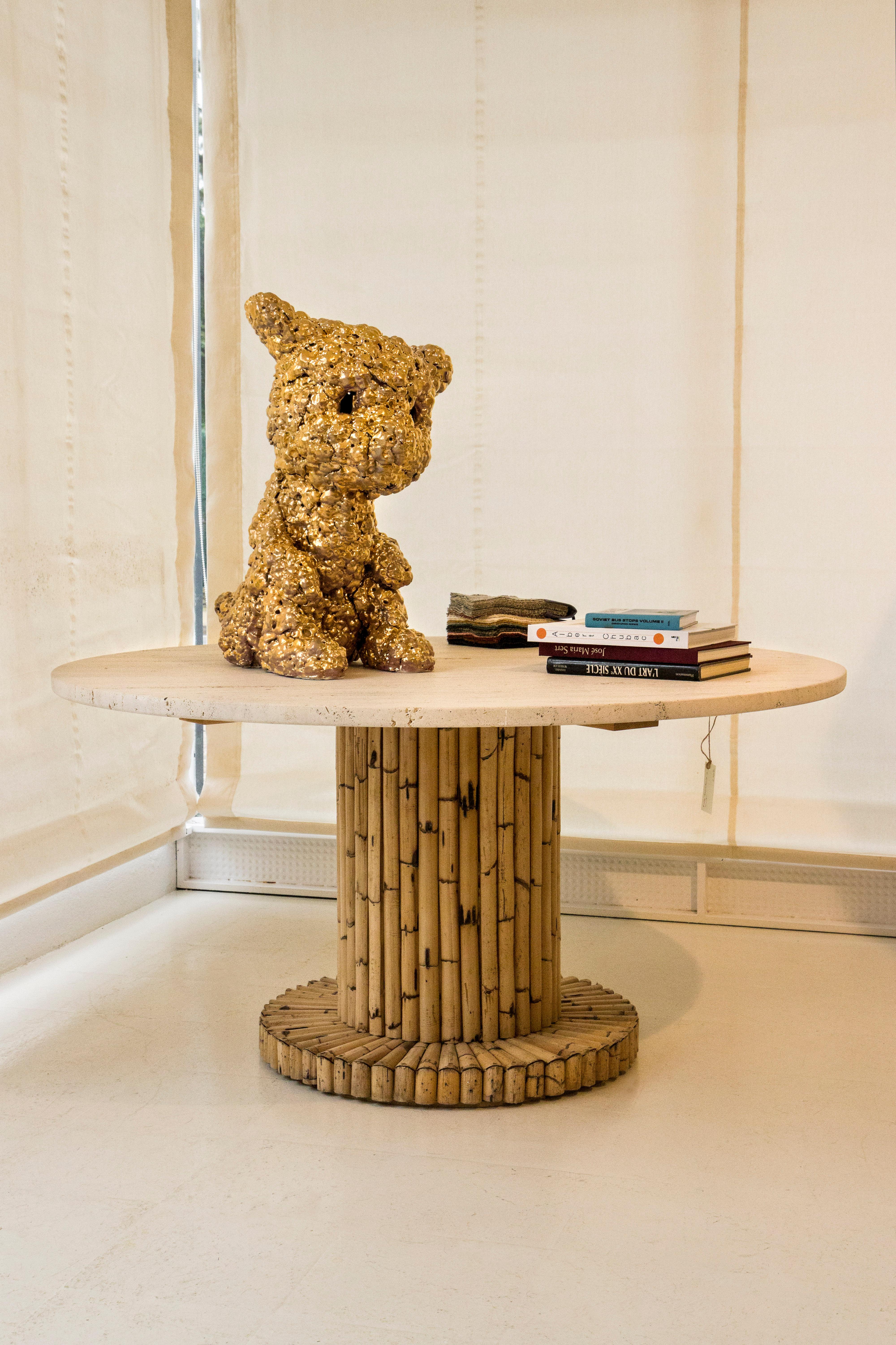 Skulptur „Goldener Hund“ von Kim Simonsson, ca. 2020, Finnland (Porzellan) im Angebot