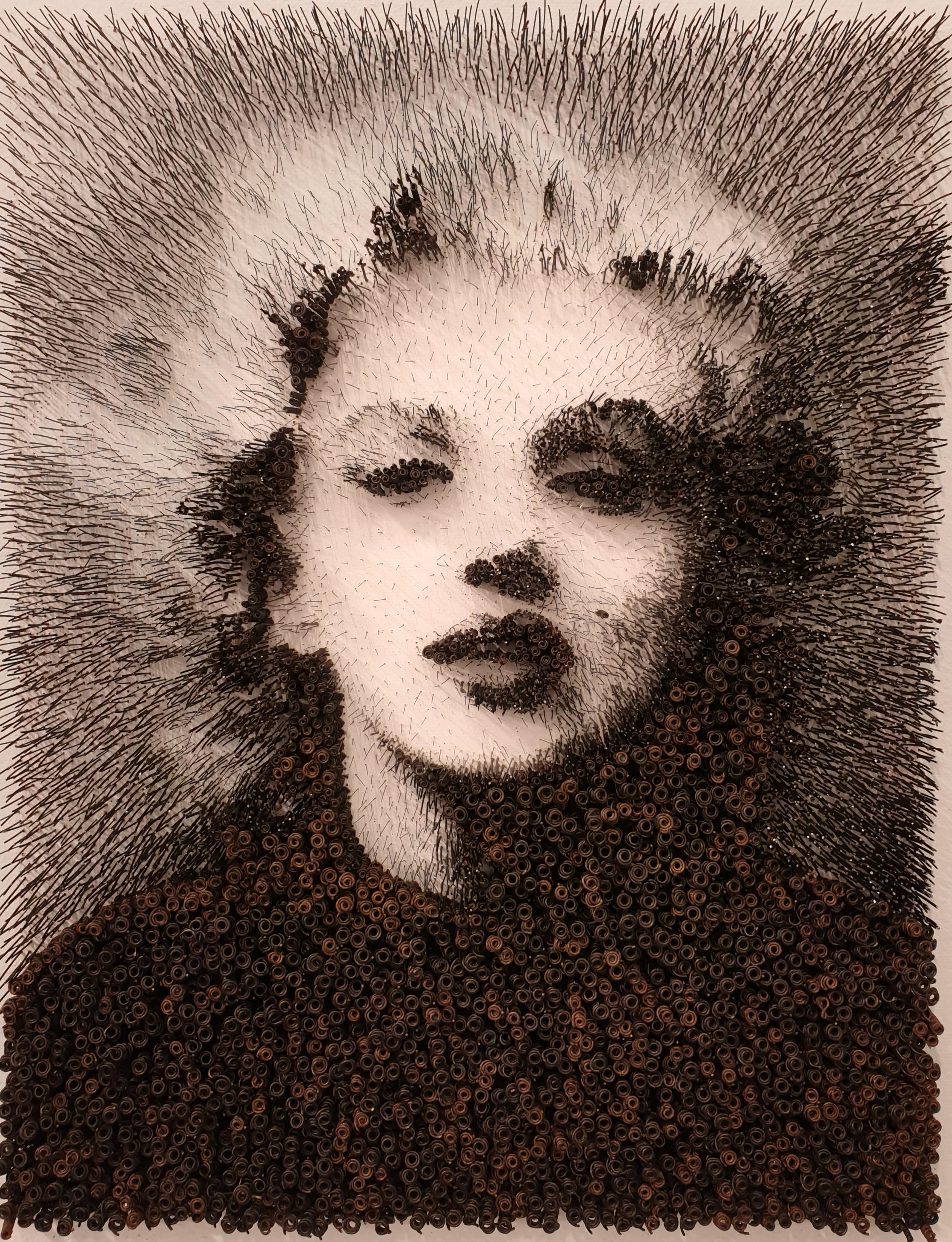 Marilyn Monroe[Schwarz, Weiß, Stahl auf Leinwand, Stereoskop, Porträt, neue Medien] – Mixed Media Art von Kim Yong Jin