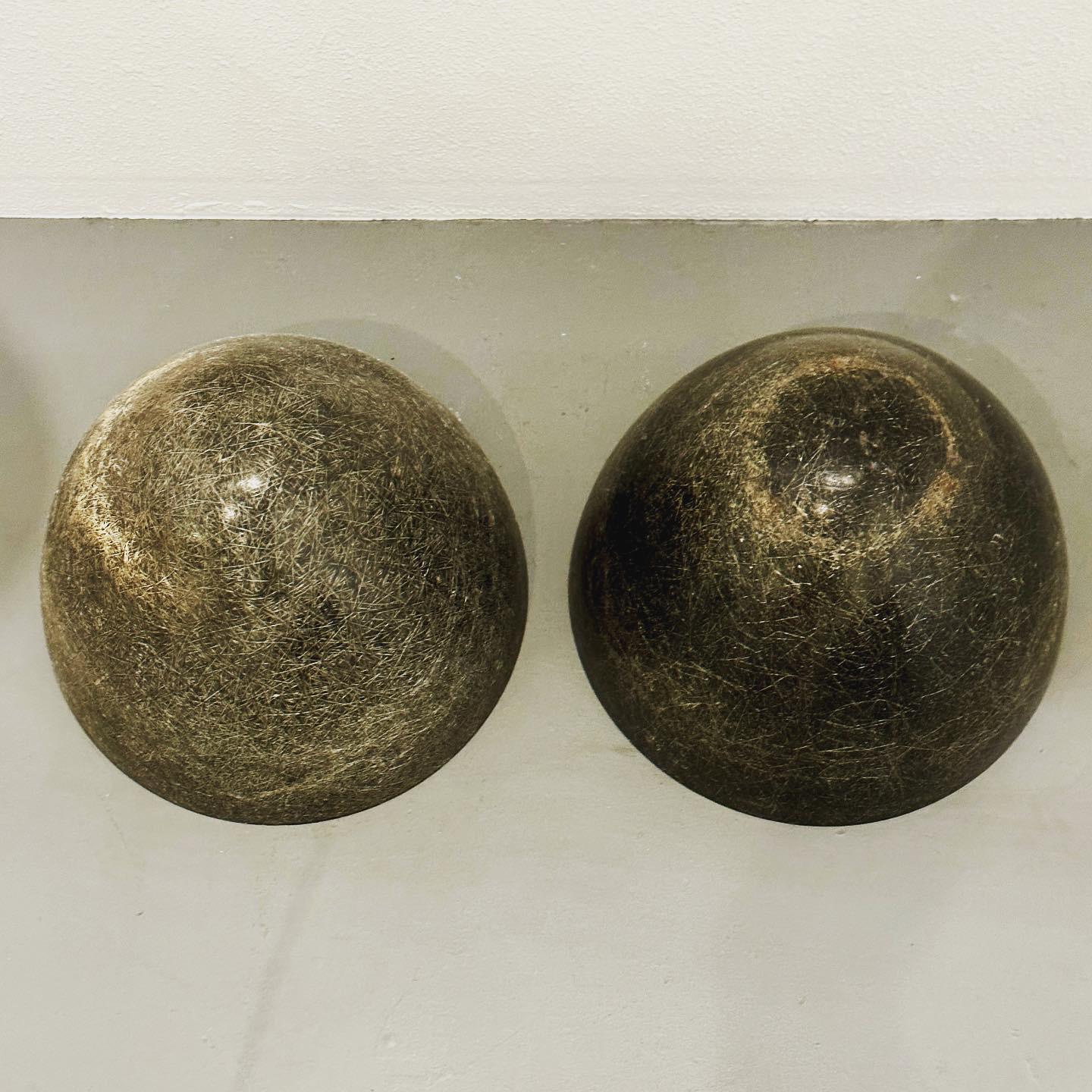 Americano Kimball USA Coppia di fioriere in fibra di vetro su supporti in ferro, 1950 ca. in vendita