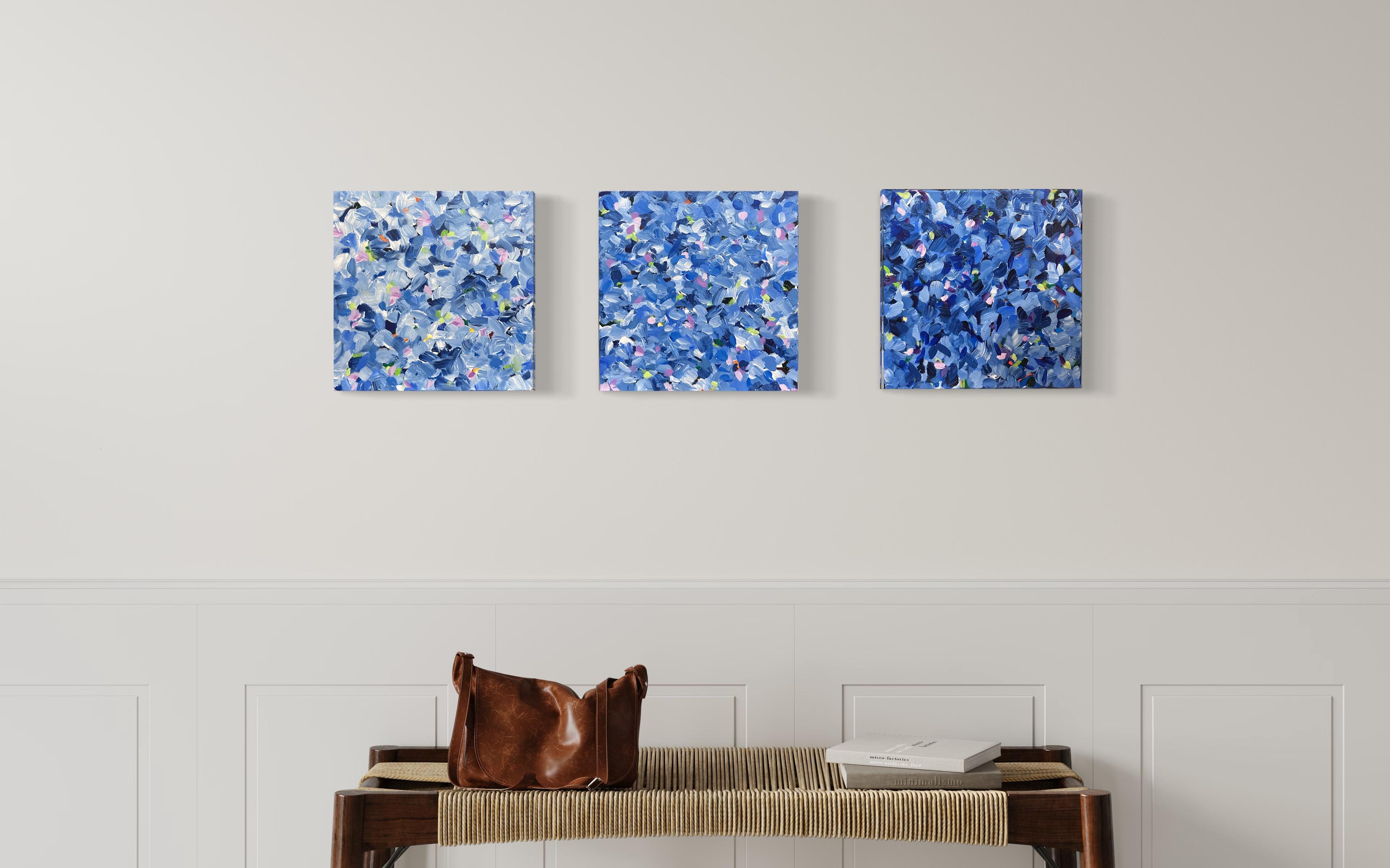 Dawn (abstraite, bleu, à fleurs) - Painting de Kimberly Marney