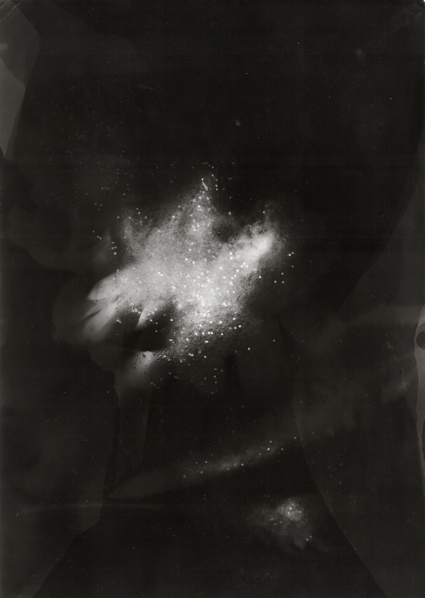 Abstract Photograph Kimberly Schneider Photography - Flutter - photographie abstraite contemporaine unique en noir et blanc