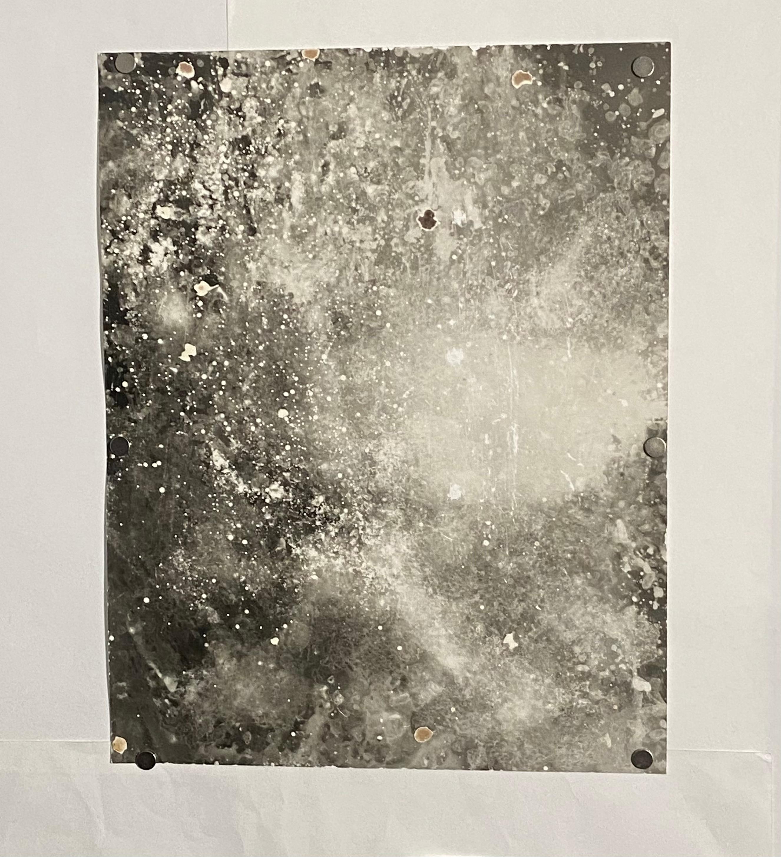 Resonance (alias Shattered Moon) - photographie abstraite contemporaine en noir et blanc en vente 2