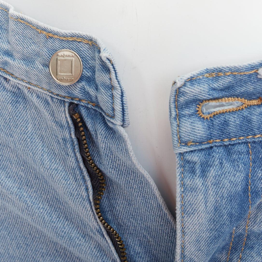 KIMHEKIM My Uniform short en denim bleu en coton à bords roulés S en vente 2