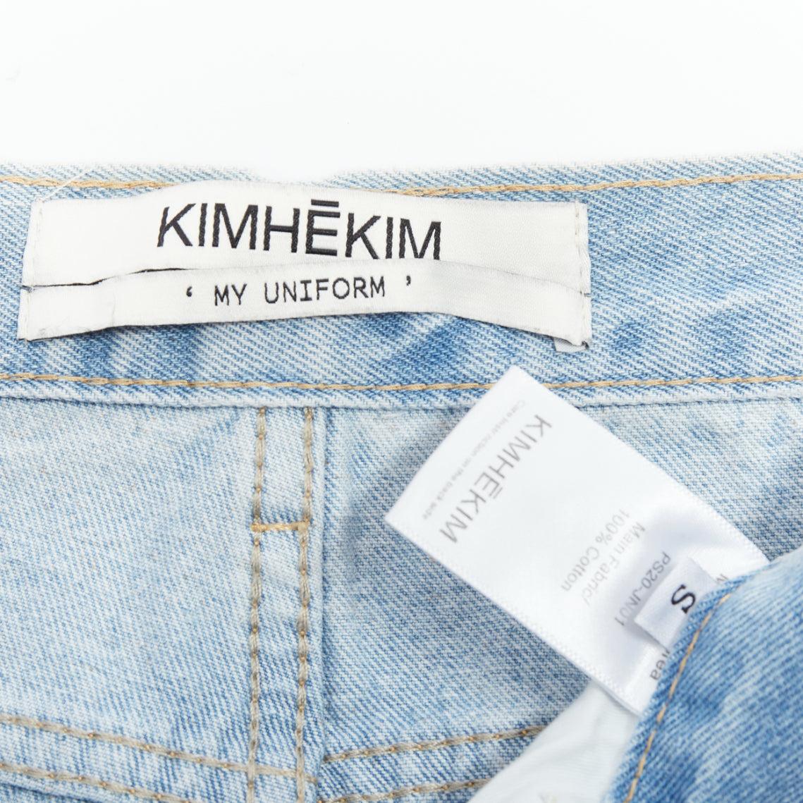 KIMHEKIM My Uniform short en denim bleu en coton à bords roulés S en vente 3