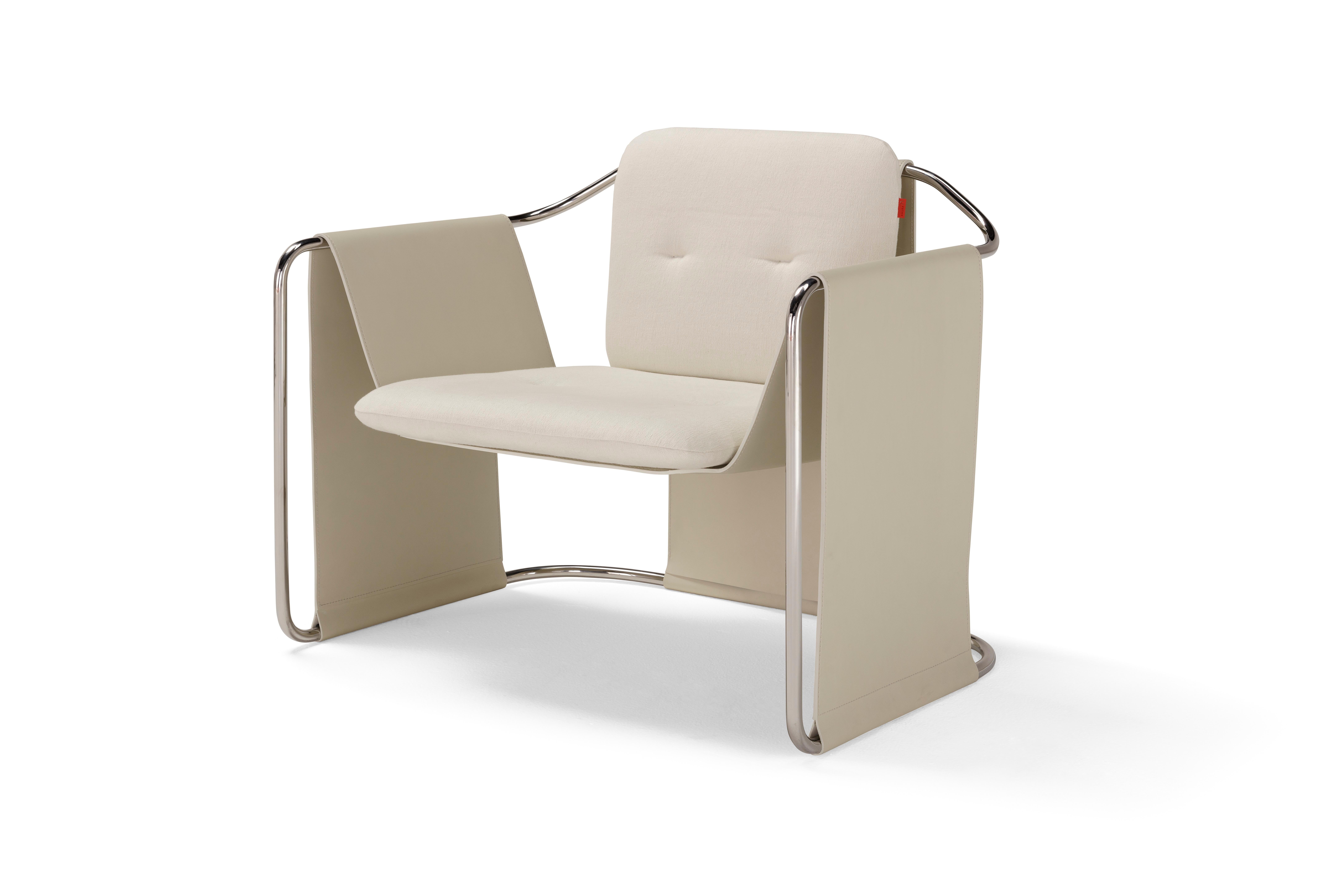 Fauteuil Kimono par Amura Lab
Dimensions : L 90 x P 62 x H 80 cm
Matériaux : STRUCTURE : métal et cuoio ASSIETTE + DOS : mousse de polyuréthane, densité 30 kg/m³. PIÈCES DÉMONTABLES : coussins d'assise et de dossier.


Laboratoire Amura :
Dans leur