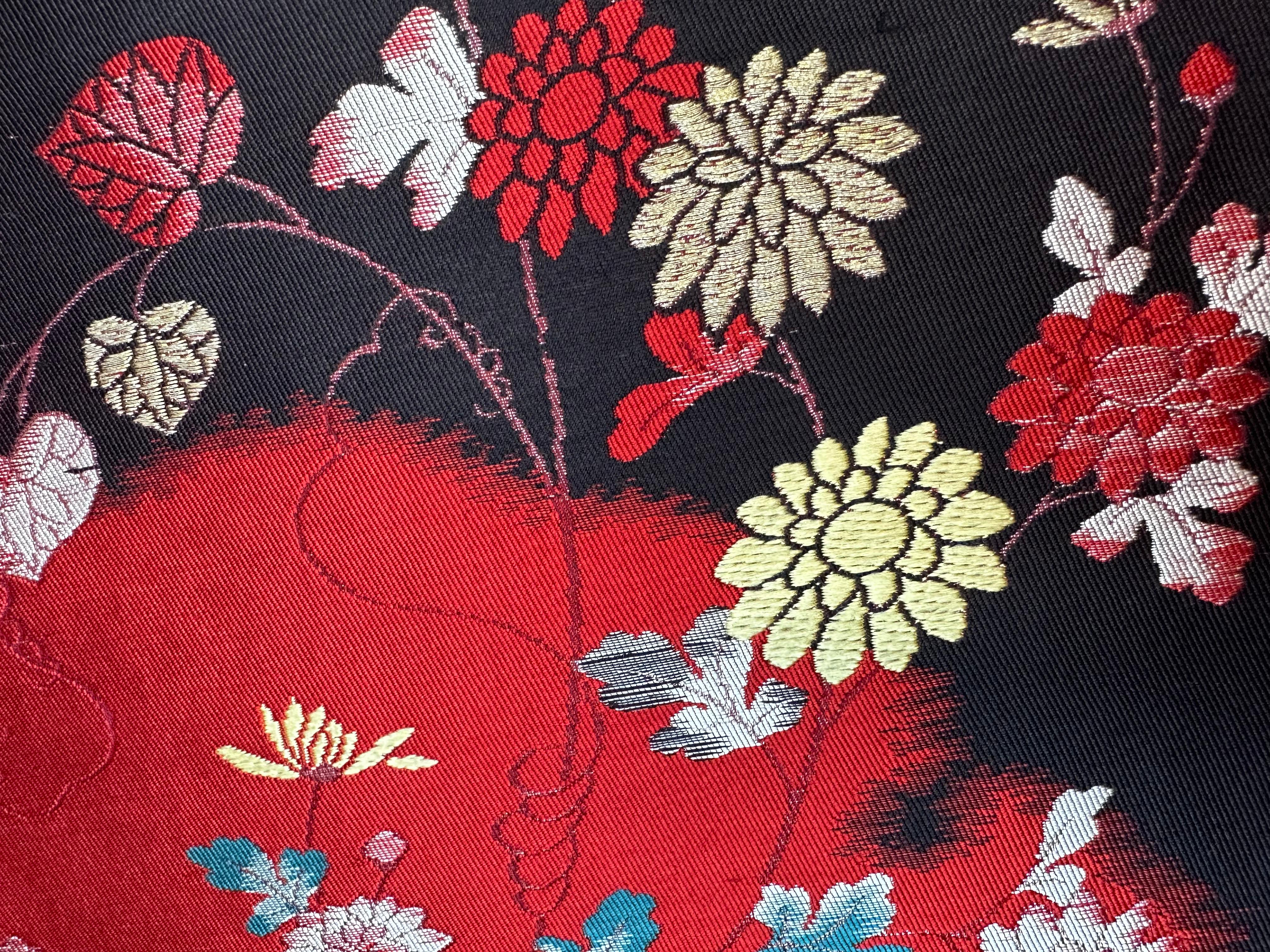 Kimono-Kunst „Seasonal Blessings“ von Kimono-Couture, Japanische Kunst, gerahmte Wandkunst im Zustand „Neu“ im Angebot in Shibuya City, Tokyo