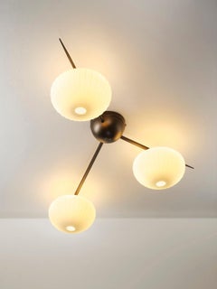 Monture KINA 3 en bronze et verre soufflé par Blueprint Lighting